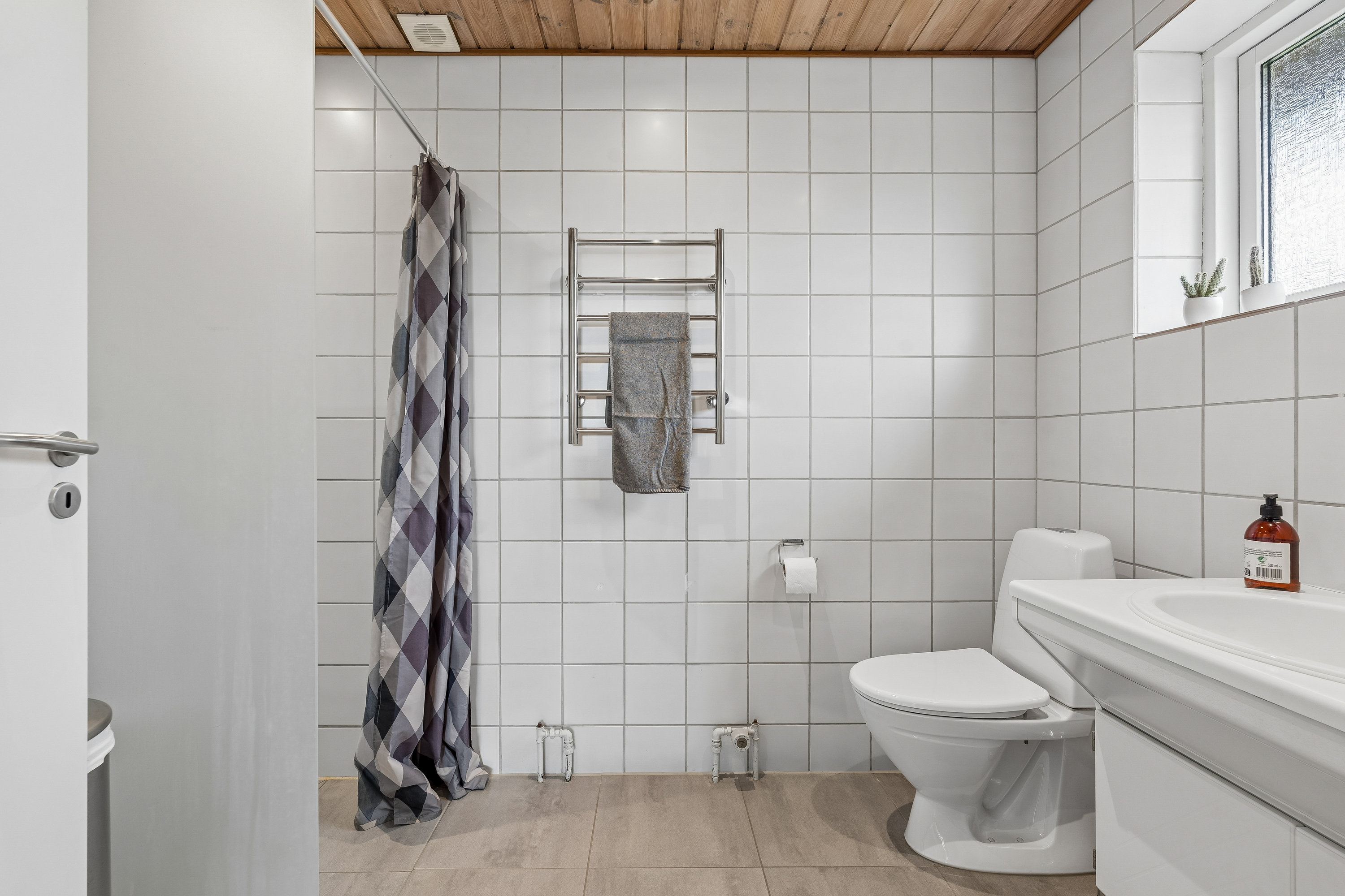 Fremhævet badeværelse billede i fuldskærmstilstand. Billede af Rørkærvej 50, 8722 Hedensted