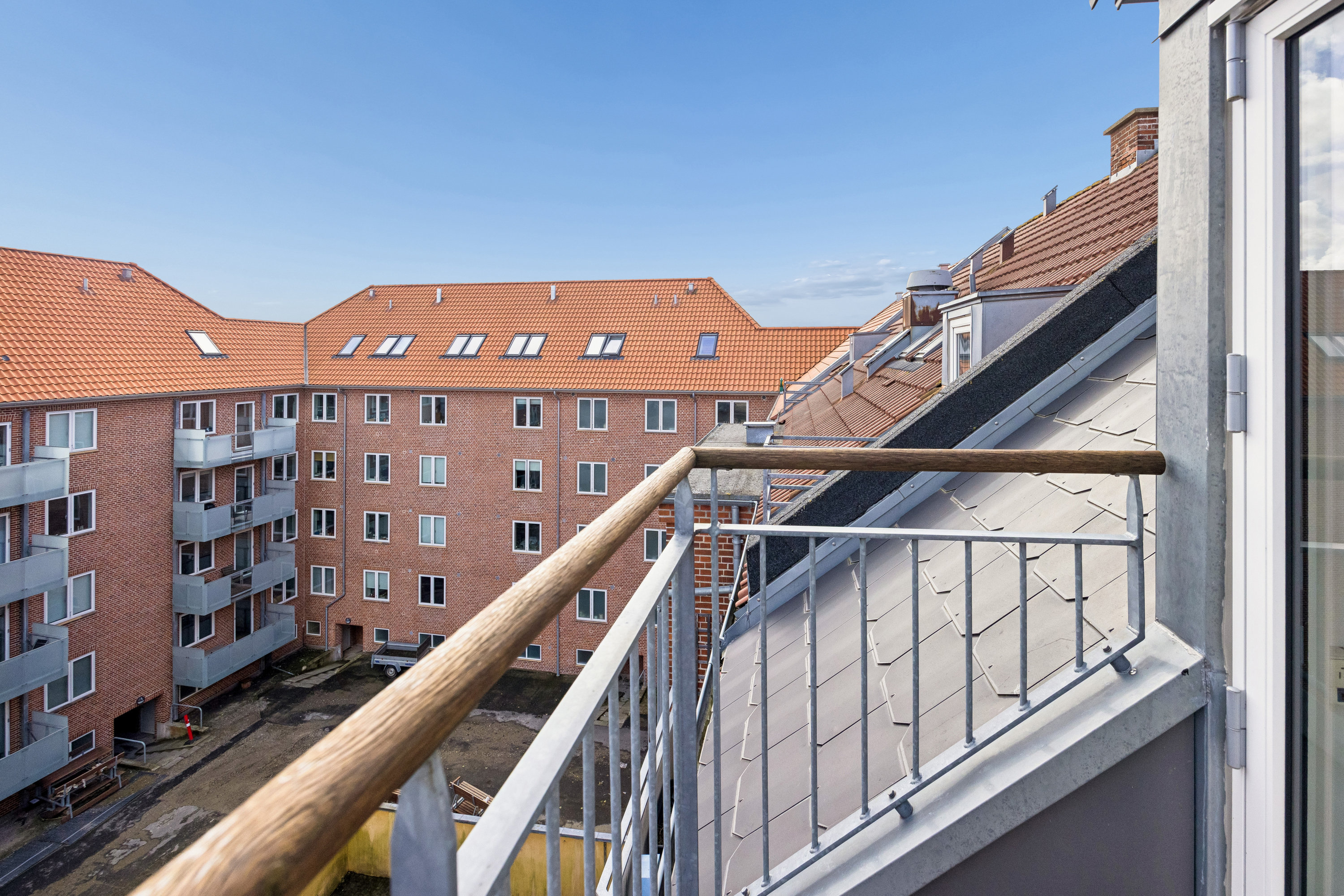 Fremhævet altan billede i fuldskærmstilstand. Billede af Vestre Fjordvej 34, 4. th., 9000 Aalborg