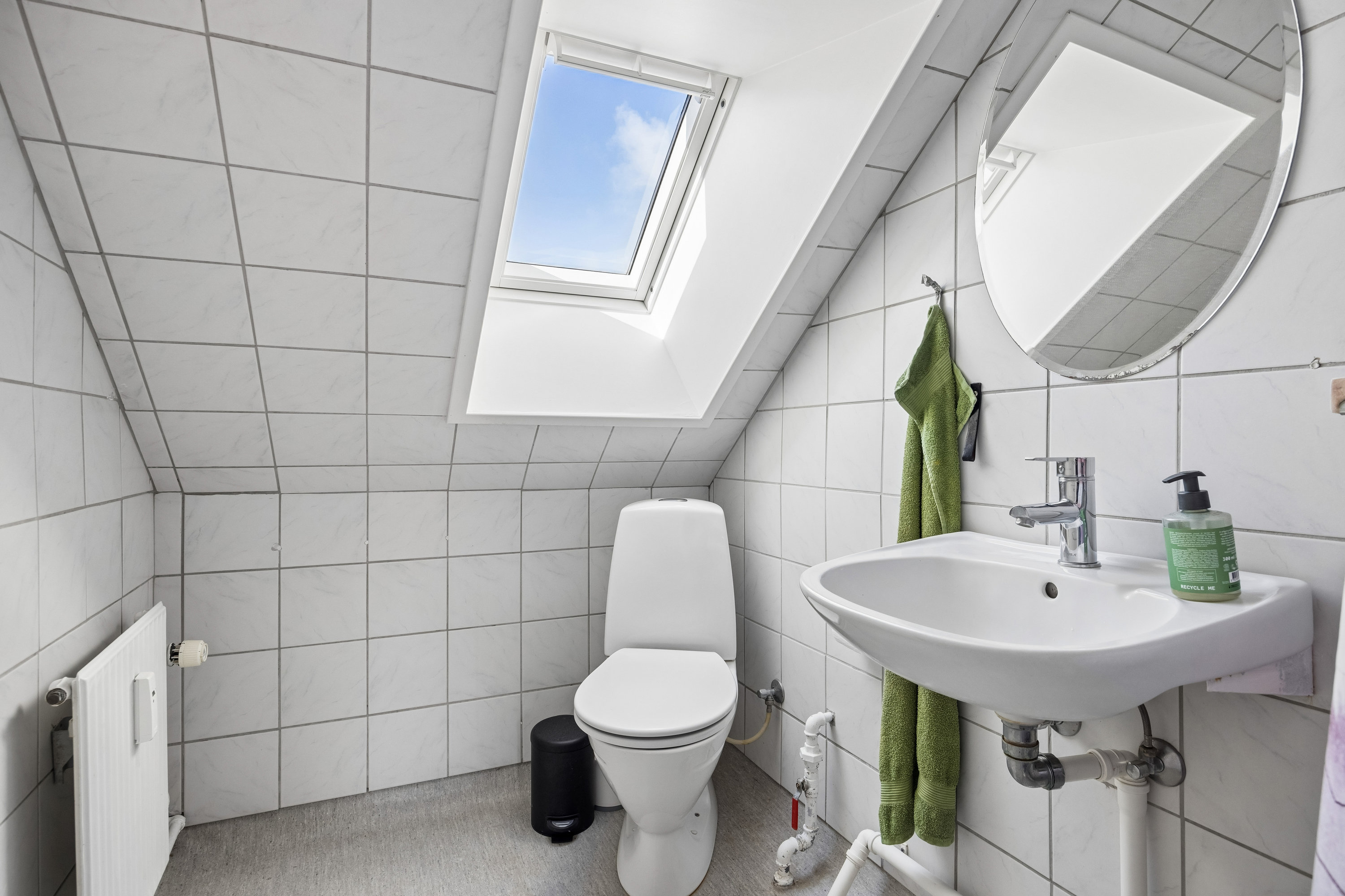 Fremhævet badeværelse billede i fuldskærmstilstand. Billede af Vestre Fjordvej 34, 4. th., 9000 Aalborg