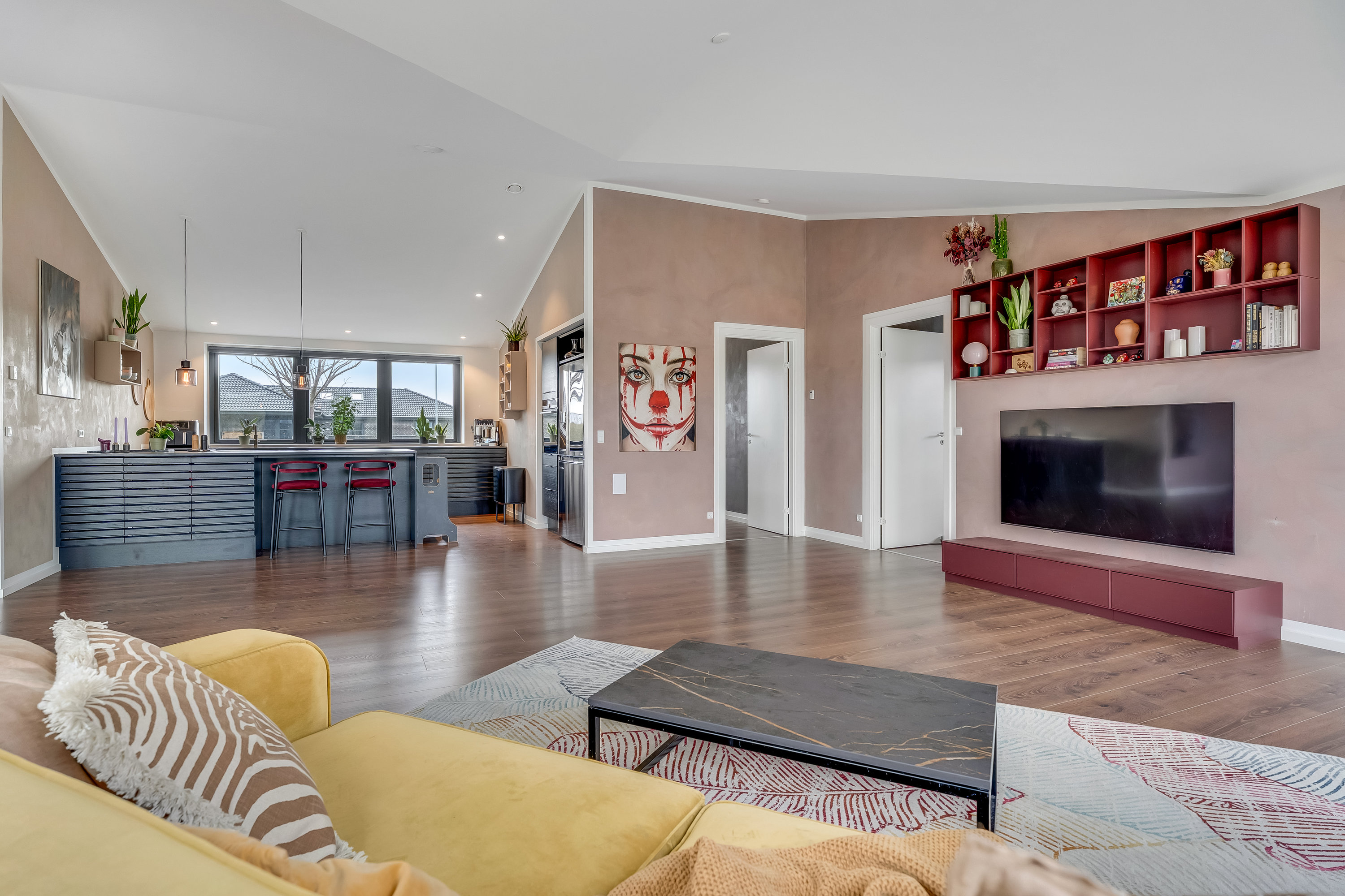 Fremhævet stue billede i fuldskærmstilstand. Billede af Anemonevænget 17, Nordbyen, 4800 Nykøbing F