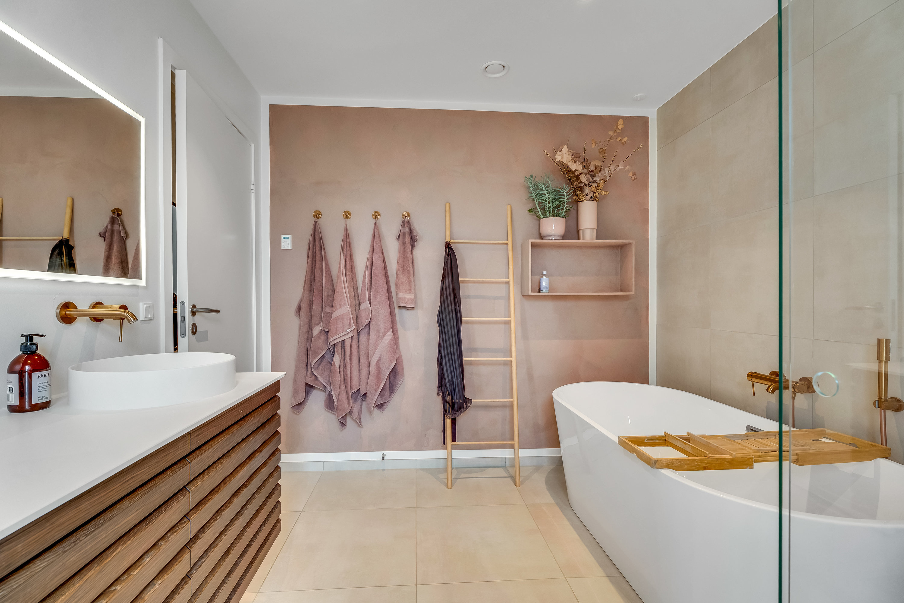 Fremhævet badeværelse billede i fuldskærmstilstand. Billede af Anemonevænget 17, Nordbyen, 4800 Nykøbing F