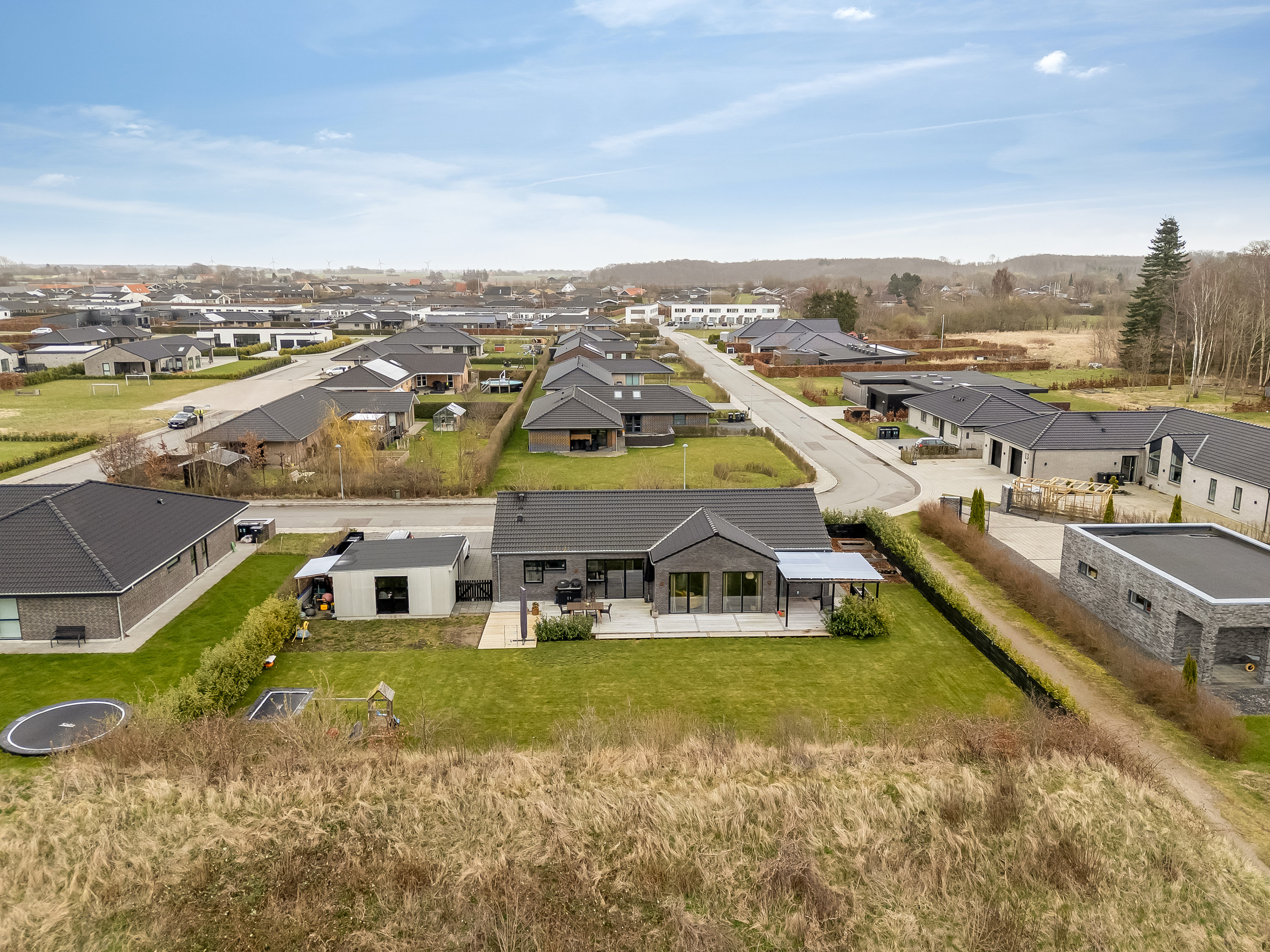 Fremhævet luftfoto billede i fuldskærmstilstand. Billede af Anemonevænget 17, Nordbyen, 4800 Nykøbing F