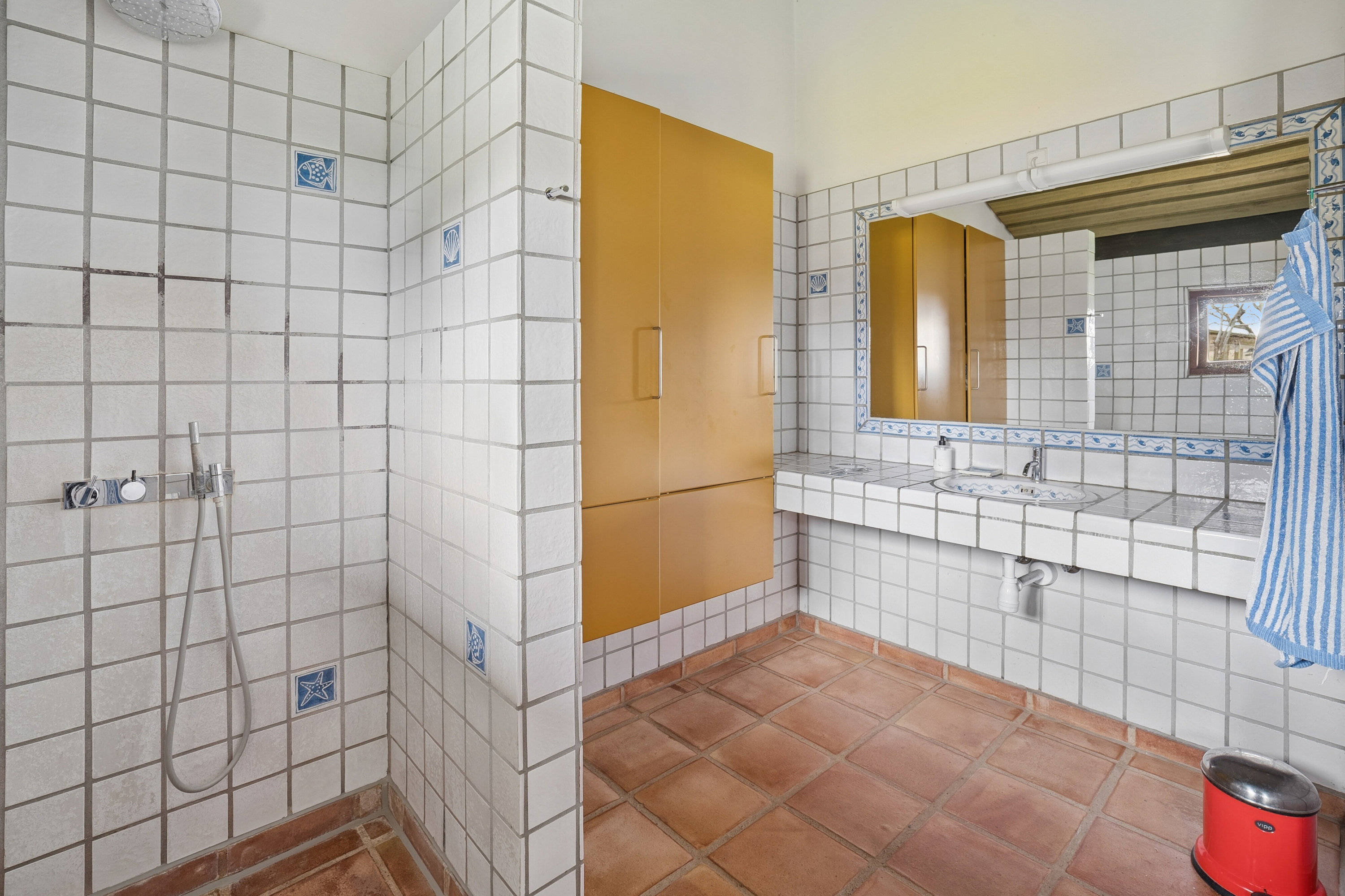 Fremhævet badeværelse billede i fuldskærmstilstand. Billede af Syrenhaven 20, 6040 Egtved