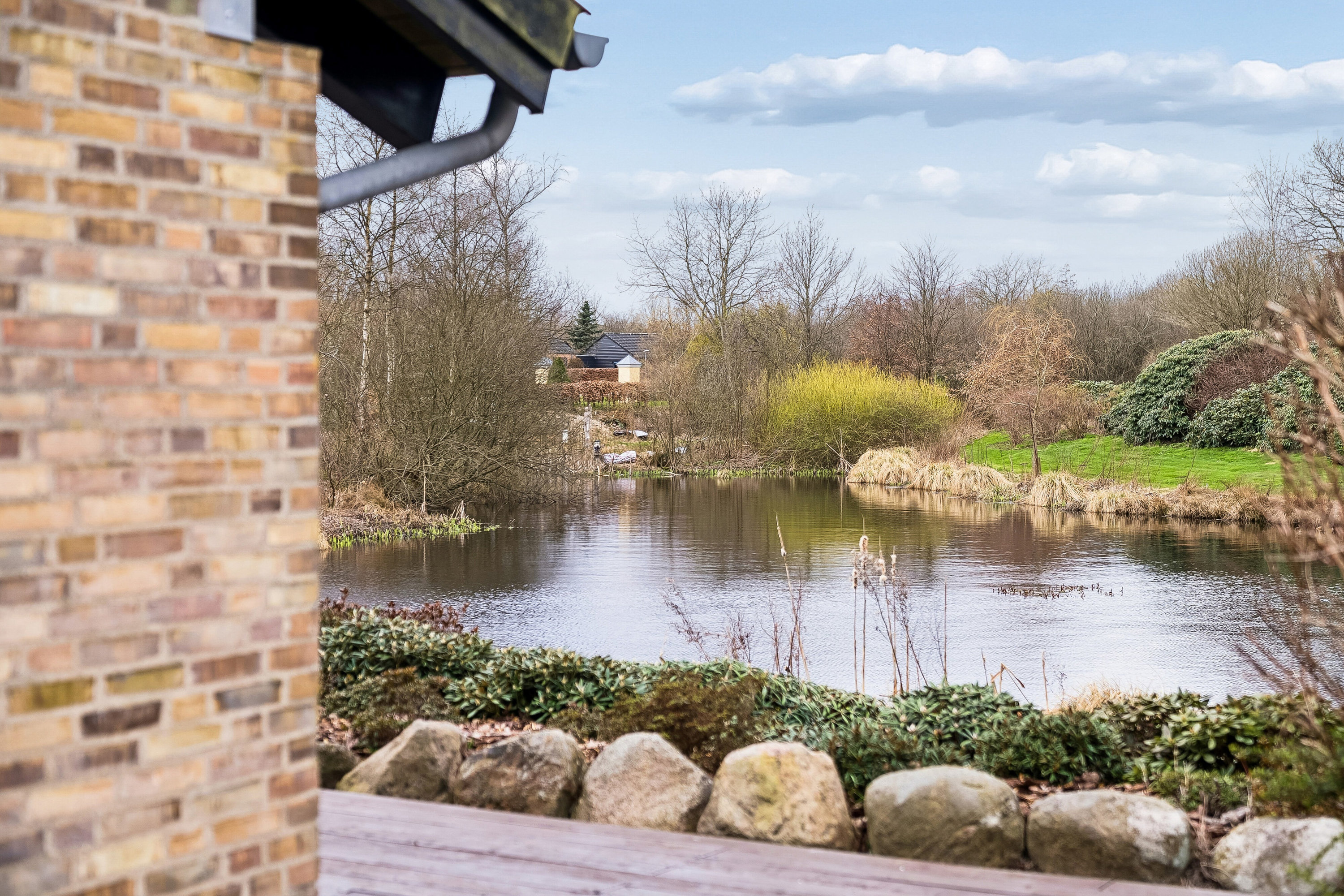 Fremhævet udendørs billede i fuldskærmstilstand. Billede af Syrenhaven 20, 6040 Egtved