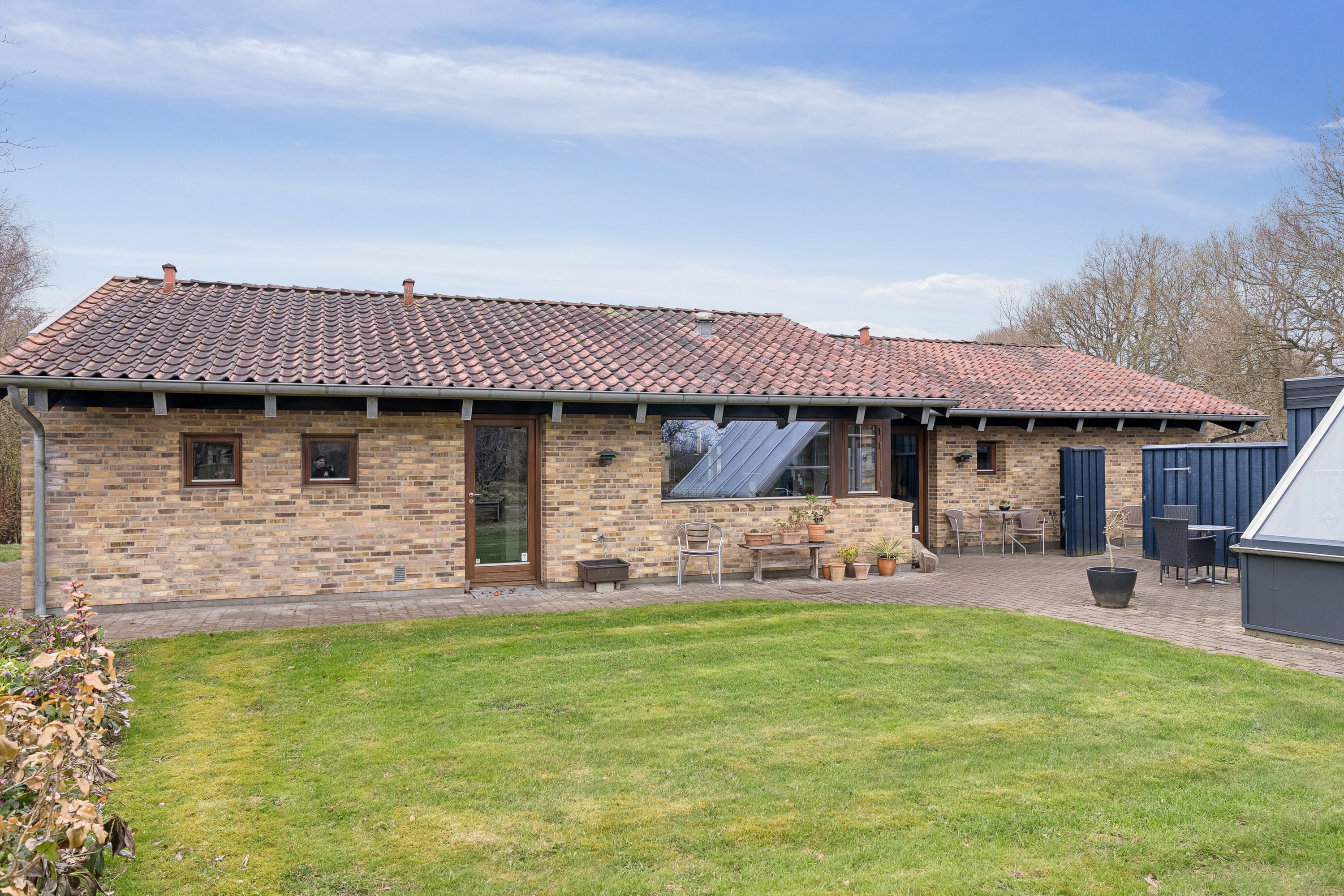 Fremhævet udendørs billede i fuldskærmstilstand. Billede af Syrenhaven 20, 6040 Egtved