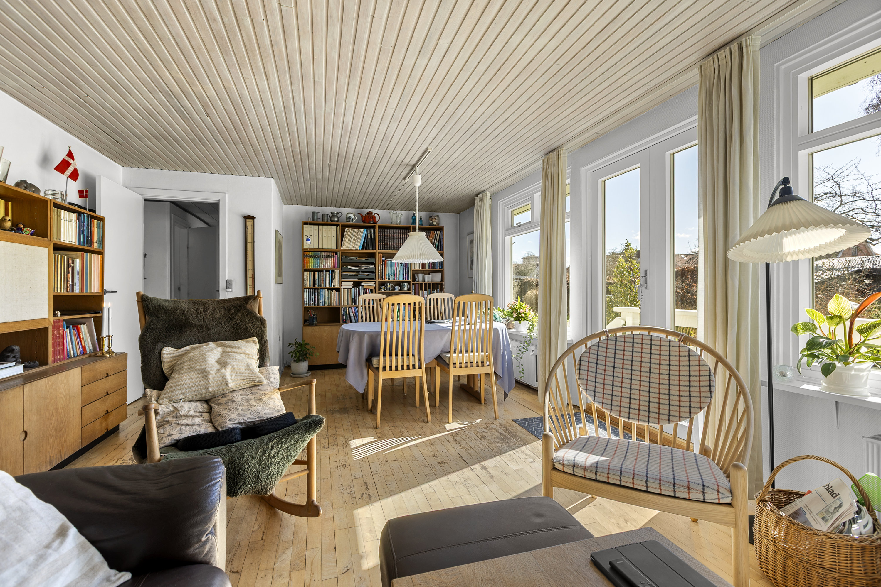 Fremhævet stue billede i fuldskærmstilstand. Billede af Dronning Sofies Vej 107, 4000 Roskilde