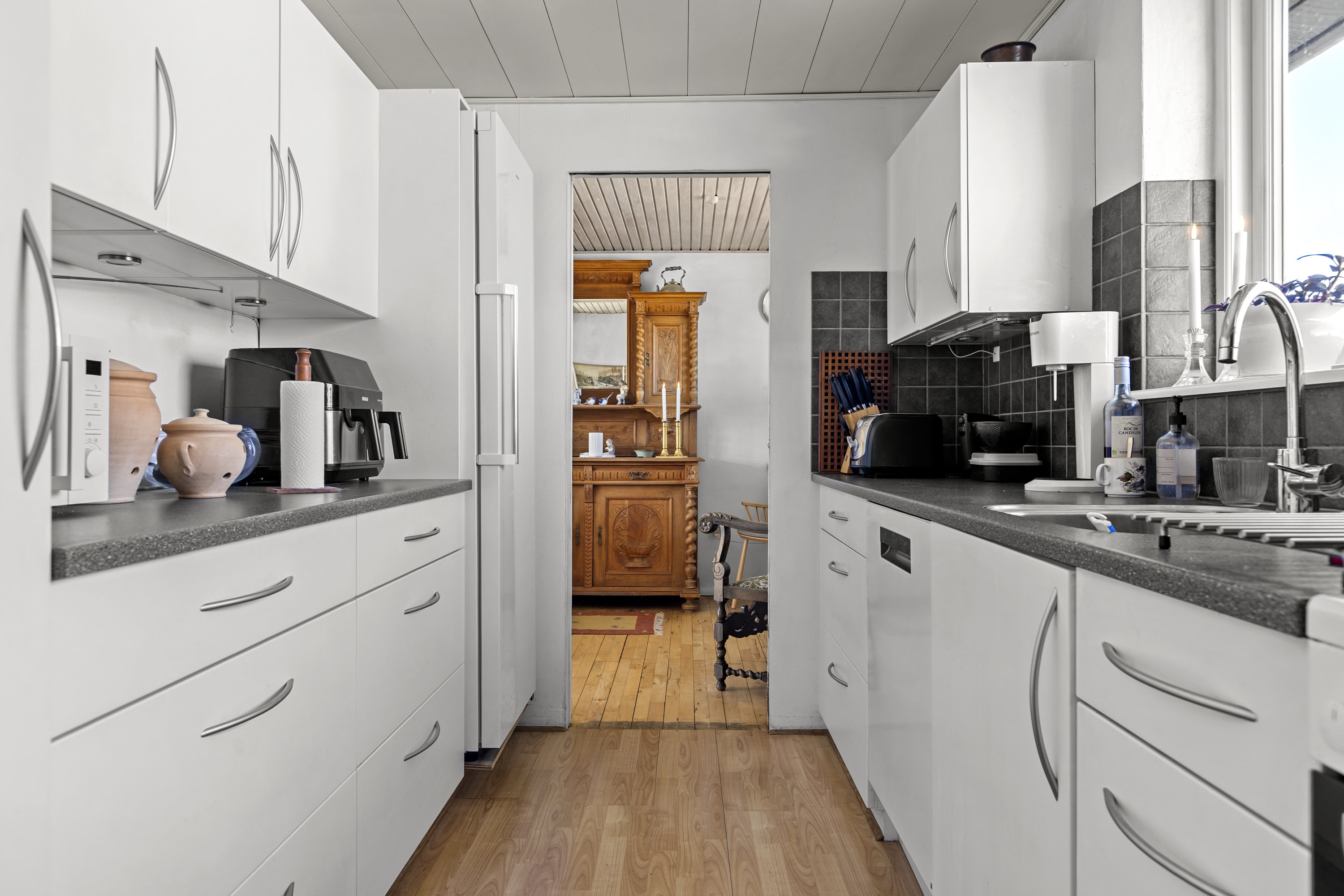 Fremhævet køkken billede i fuldskærmstilstand. Billede af Dronning Sofies Vej 107, 4000 Roskilde