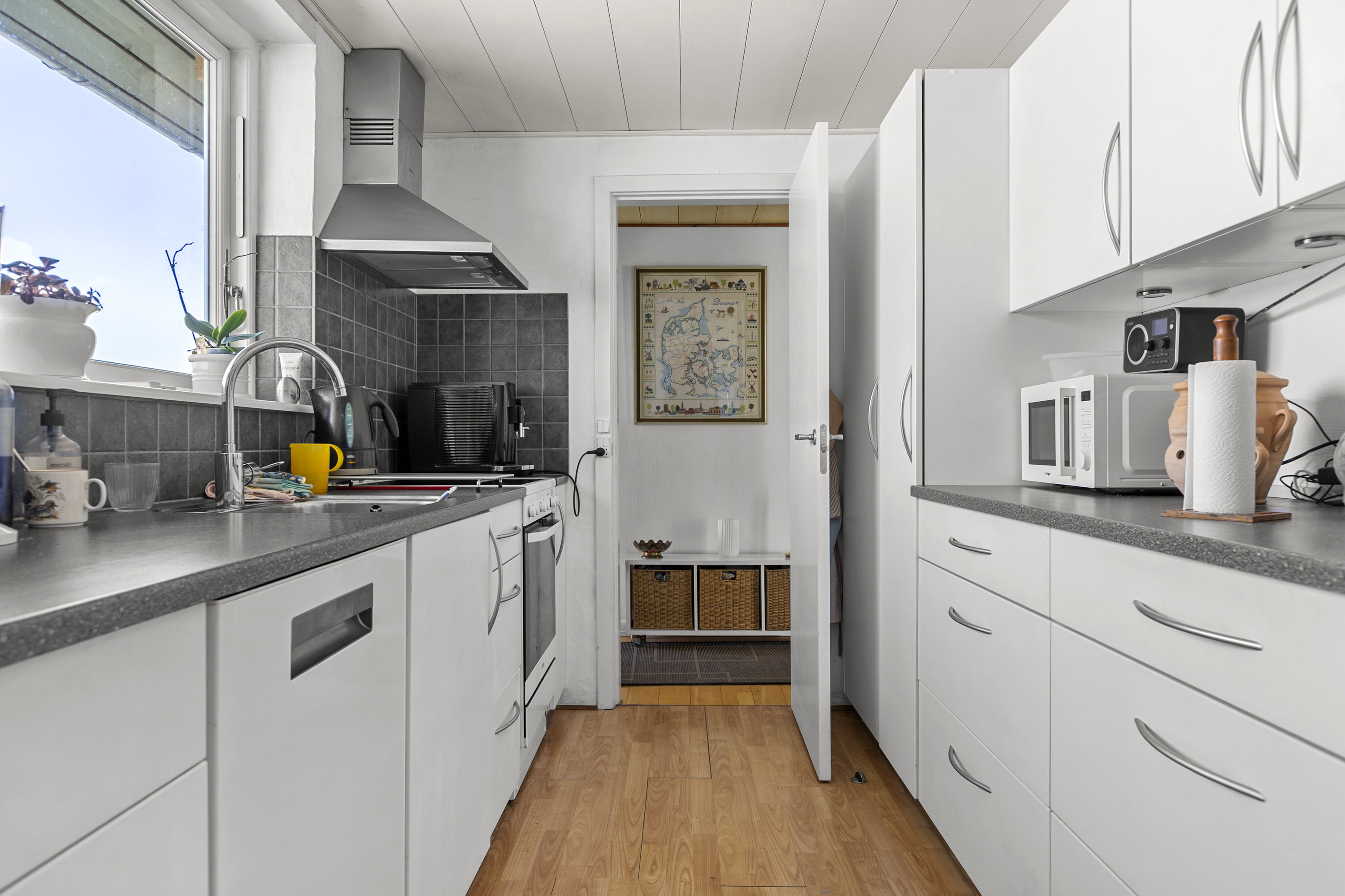 Fremhævet køkken billede i fuldskærmstilstand. Billede af Dronning Sofies Vej 107, 4000 Roskilde