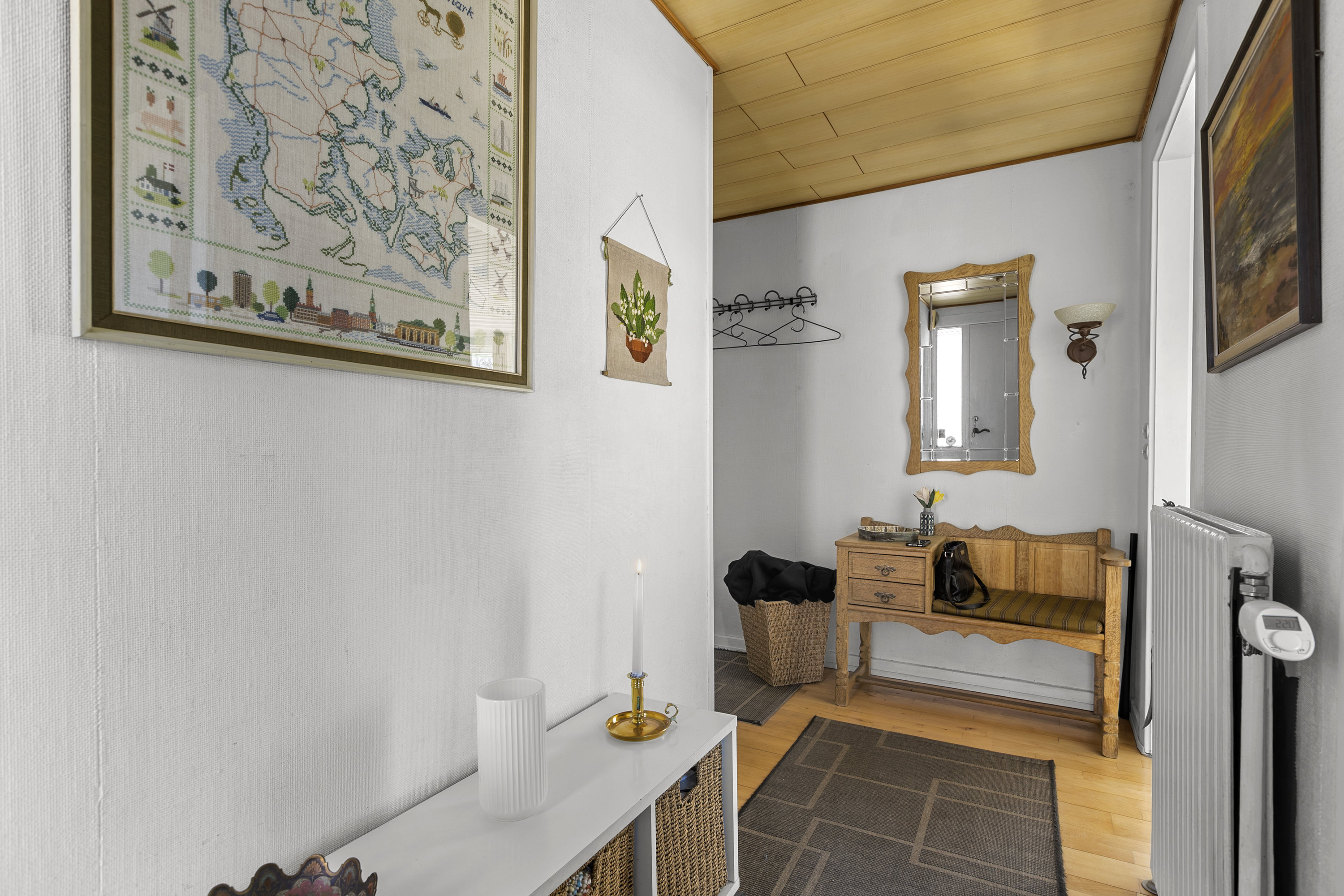 Fremhævet entré billede i fuldskærmstilstand. Billede af Dronning Sofies Vej 107, 4000 Roskilde