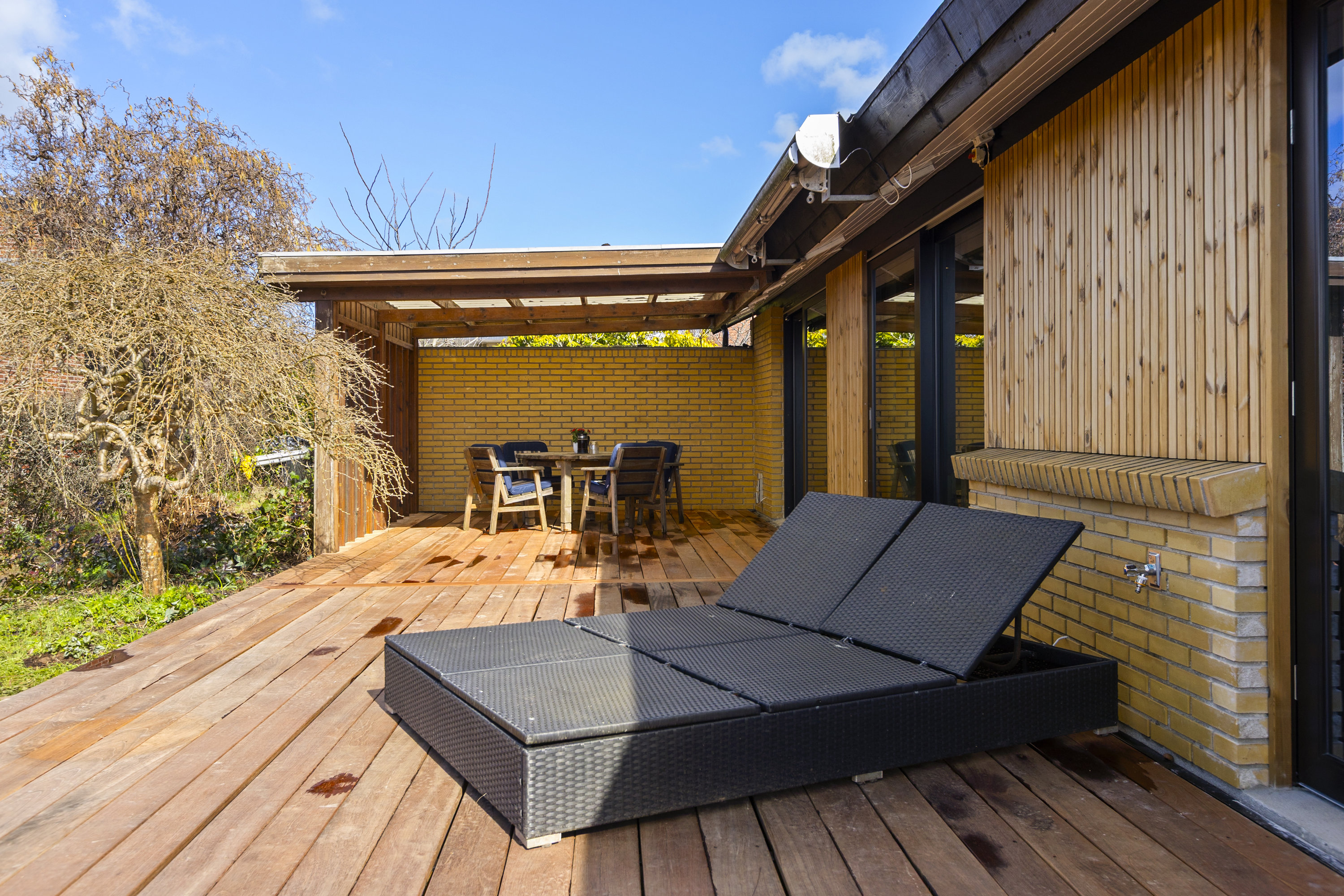 Fremhævet terrasse billede i fuldskærmstilstand. Billede af Snekkevej 47, 4040 Jyllinge