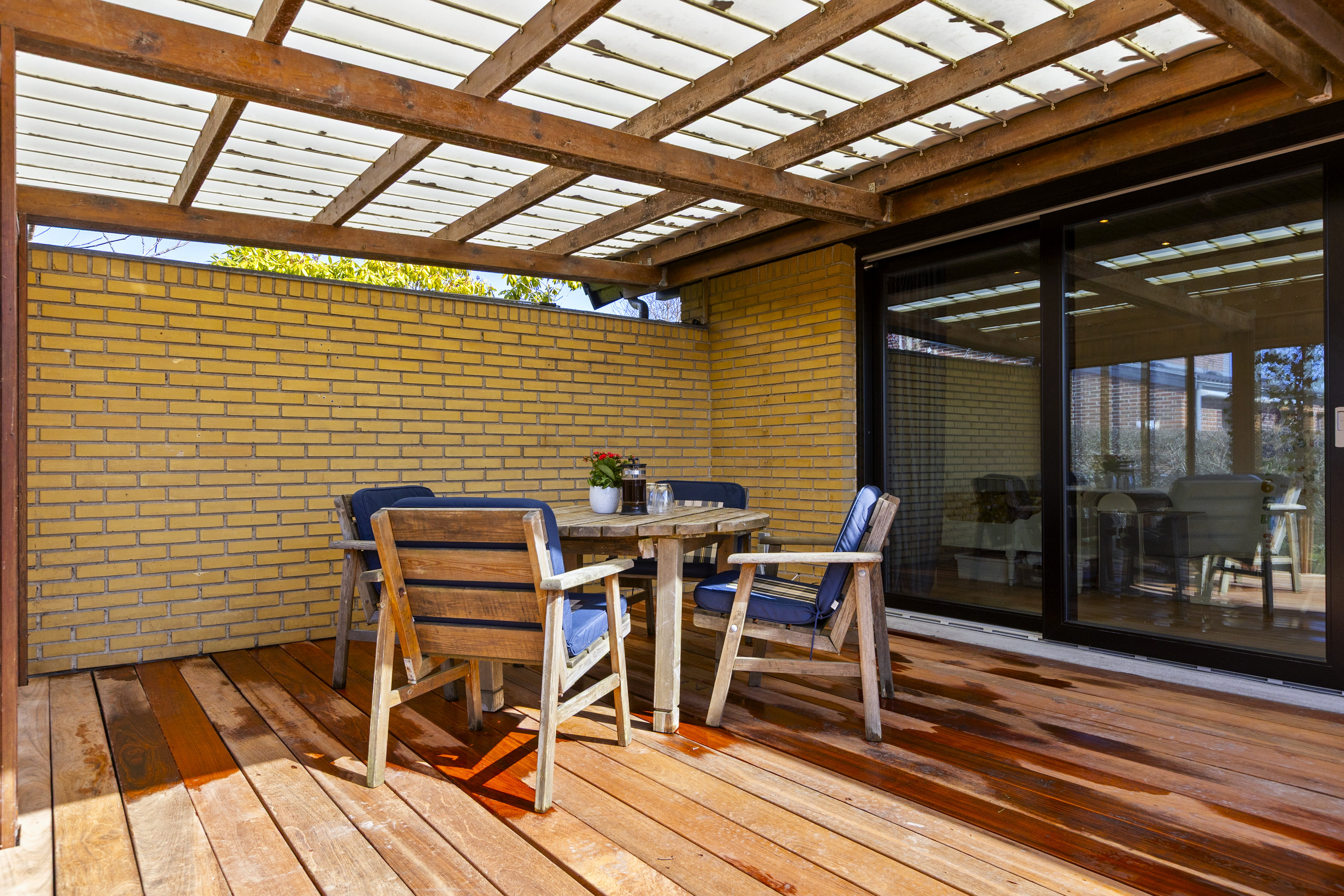 Fremhævet terrasse billede i fuldskærmstilstand. Billede af Snekkevej 47, 4040 Jyllinge