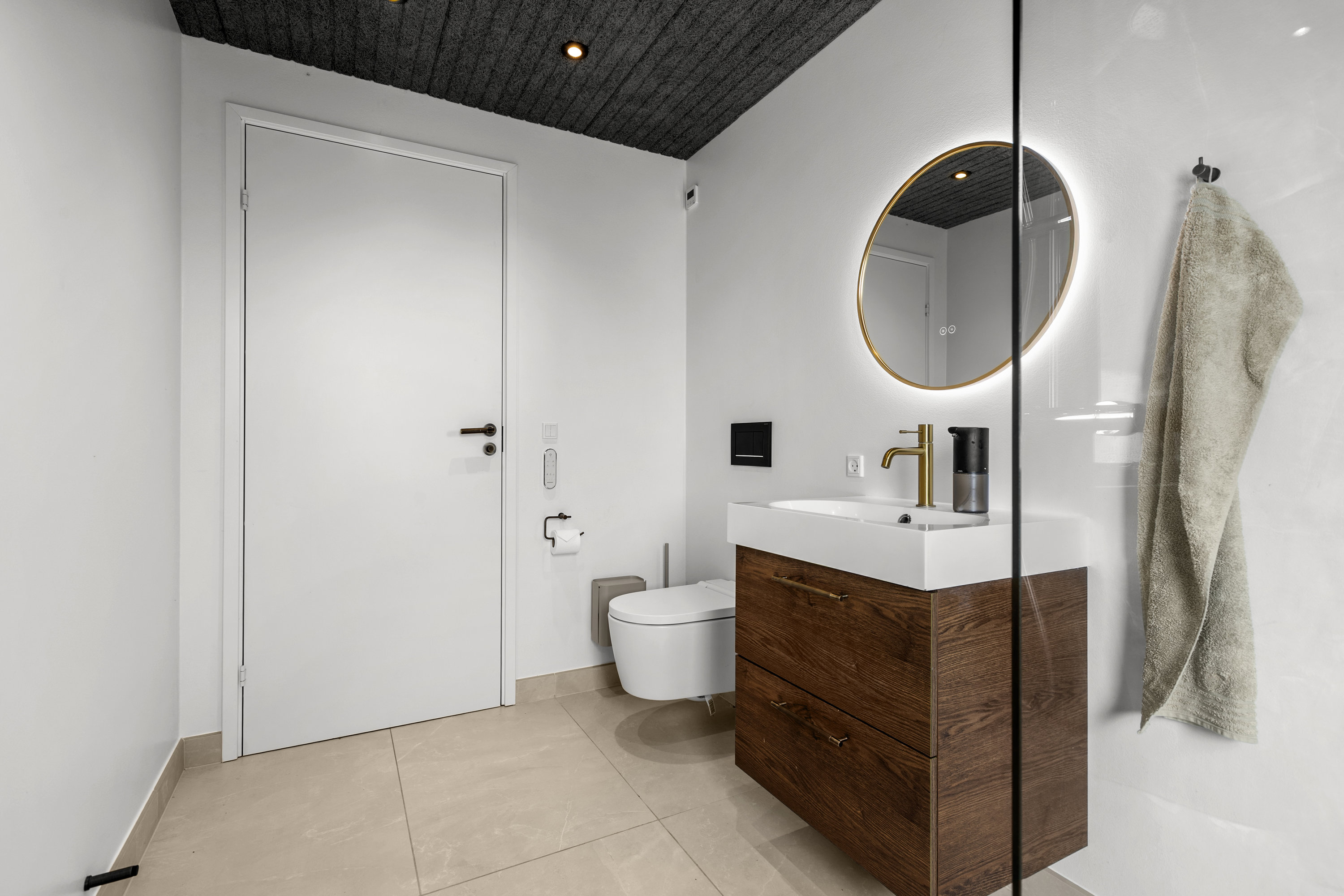 Fremhævet badeværelse billede i fuldskærmstilstand. Billede af Snekkevej 47, 4040 Jyllinge