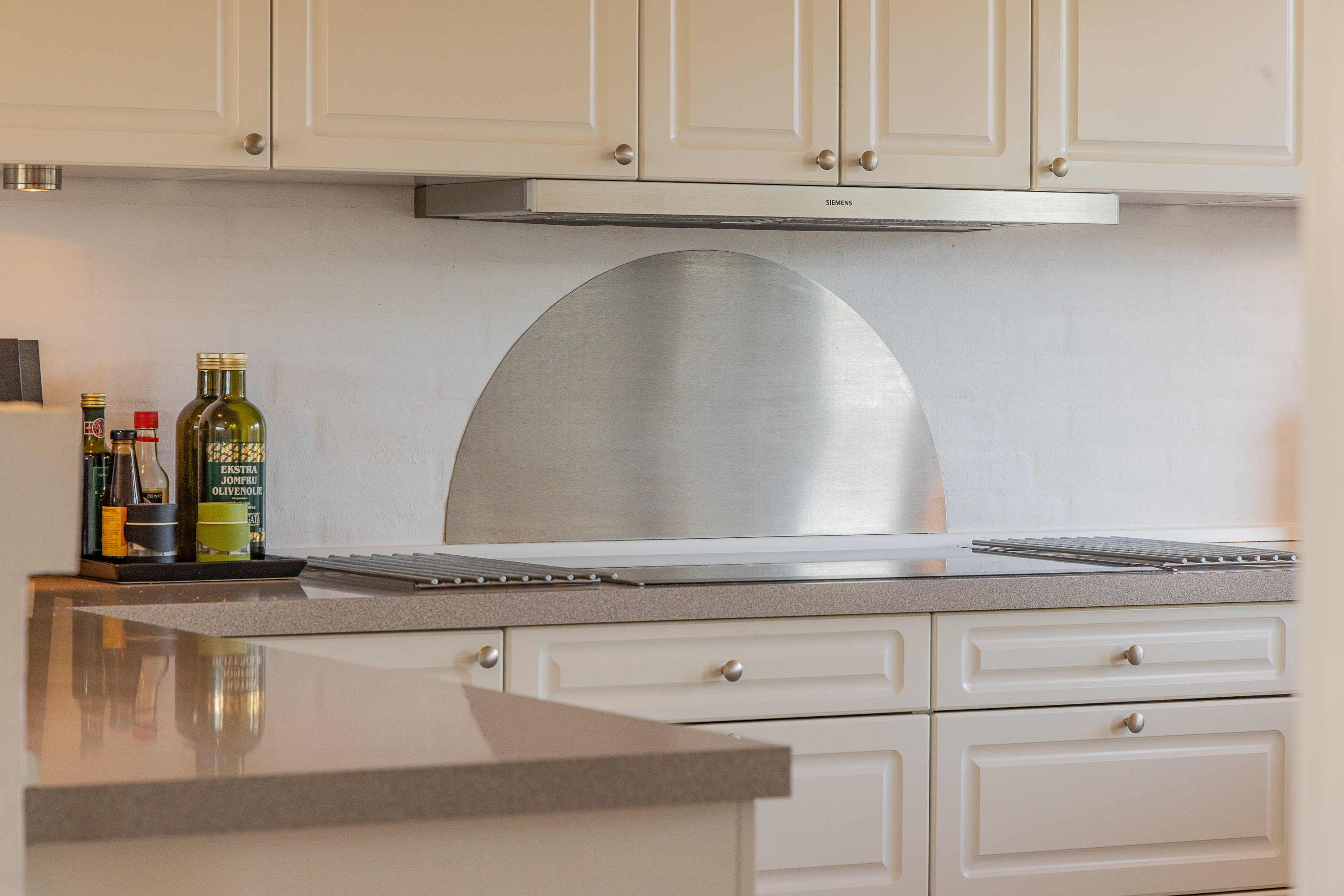 Fremhævet køkken billede i fuldskærmstilstand. Billede af Møldrupvej 1C, Yding, 8752 Østbirk