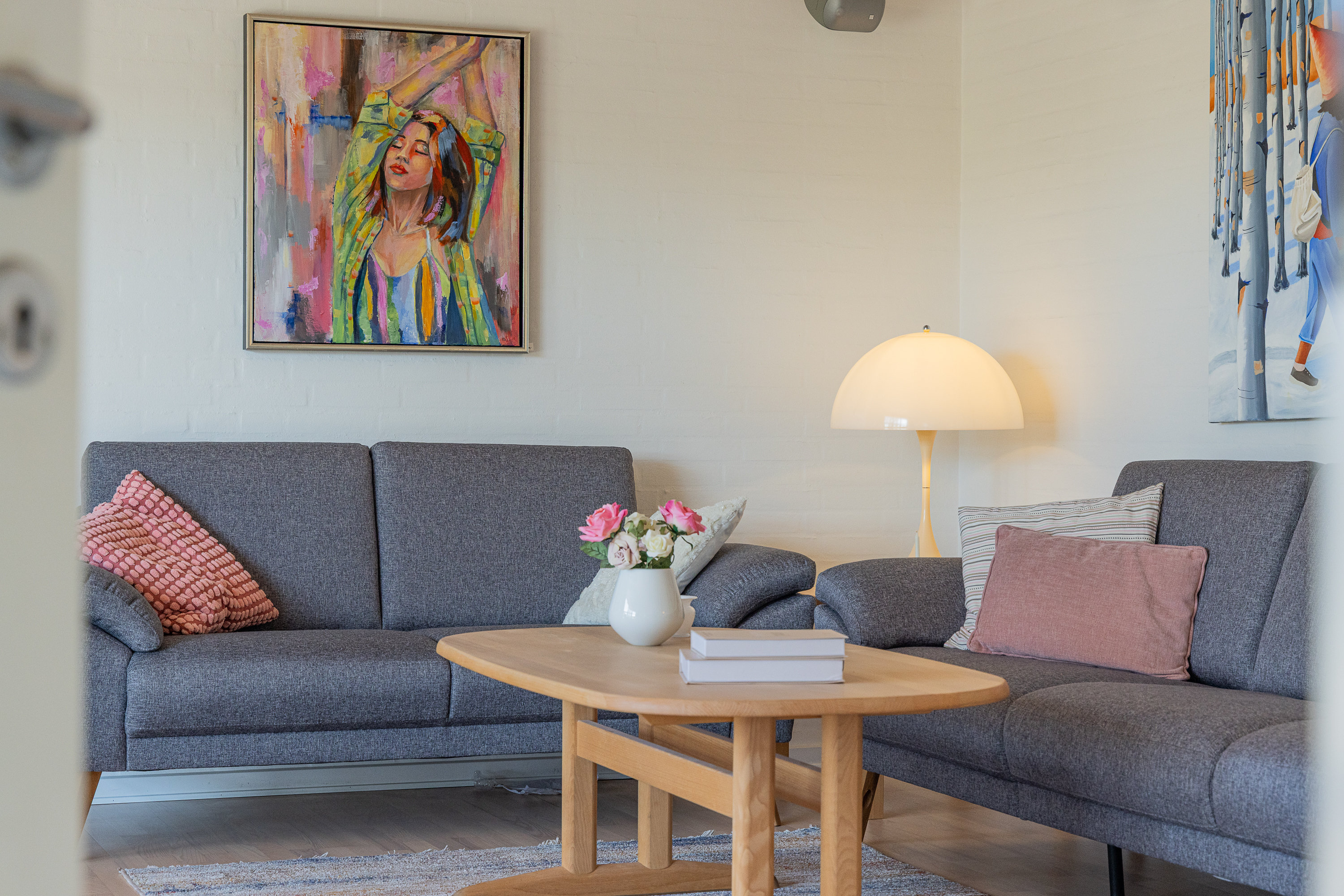 Fremhævet stue billede i fuldskærmstilstand. Billede af Møldrupvej 1C, Yding, 8752 Østbirk