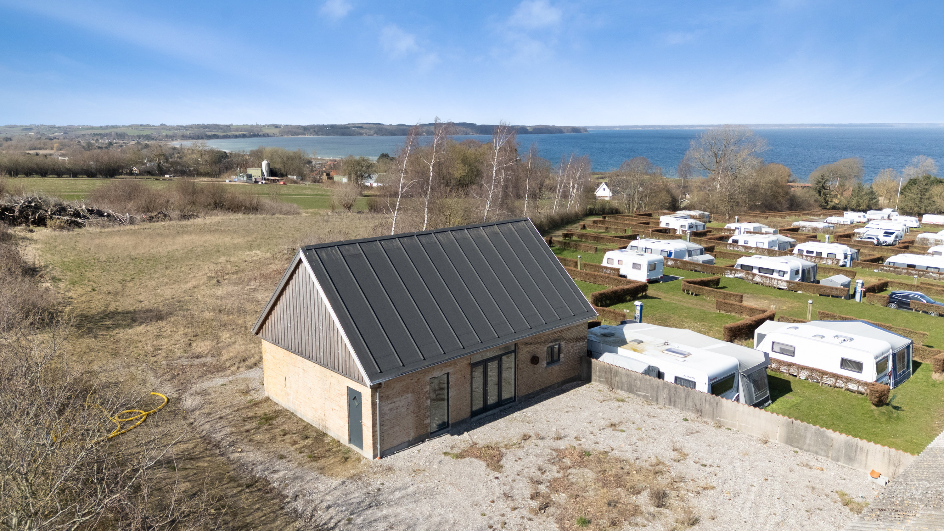 Fremhævet andet billede i fuldskærmstilstand. Billede af Kystvejen 1A, Baaring Mark, 5466 Asperup