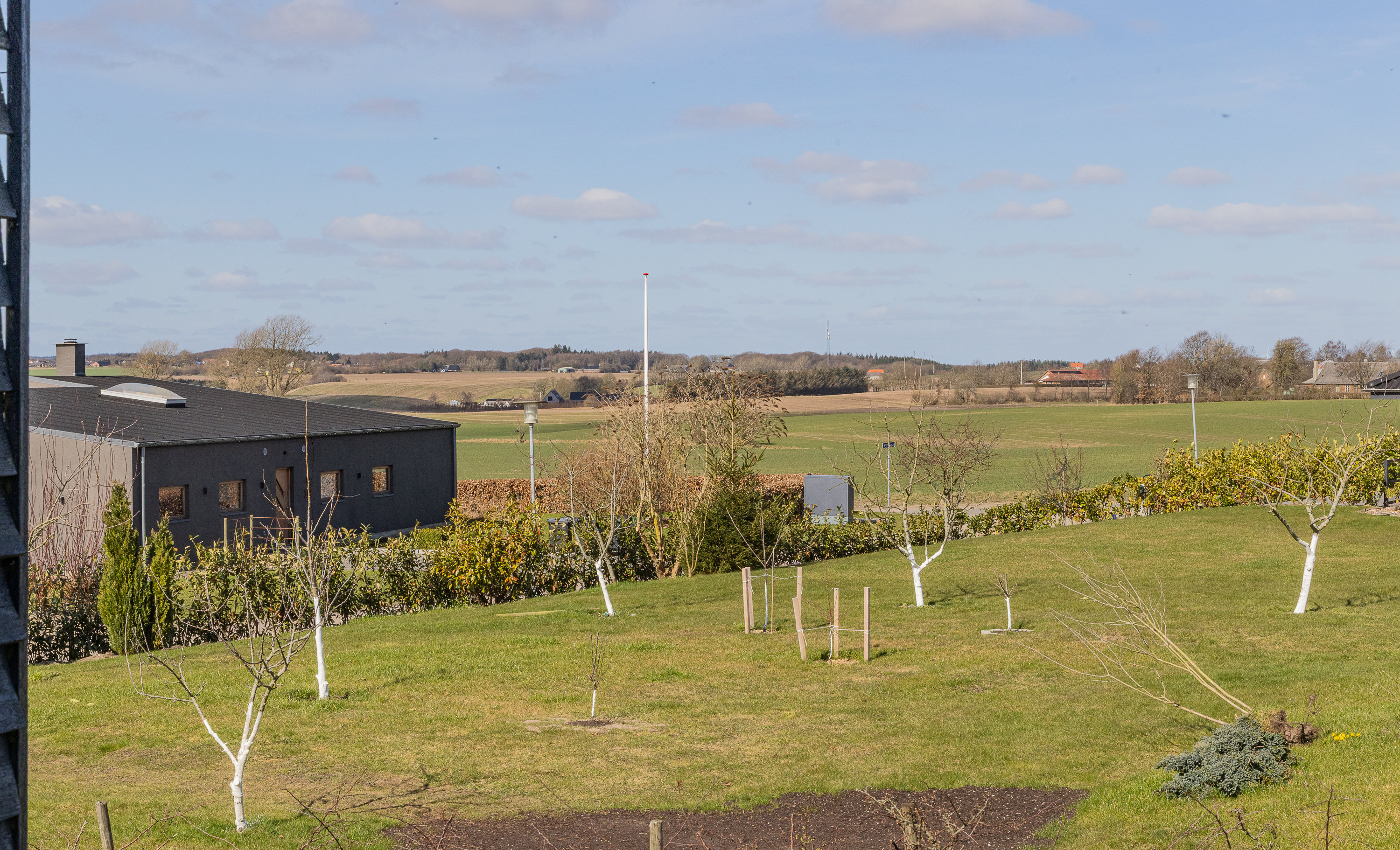 Fremhævet udsigt billede i fuldskærmstilstand. Billede af Møldrupvej 1C, Yding, 8752 Østbirk
