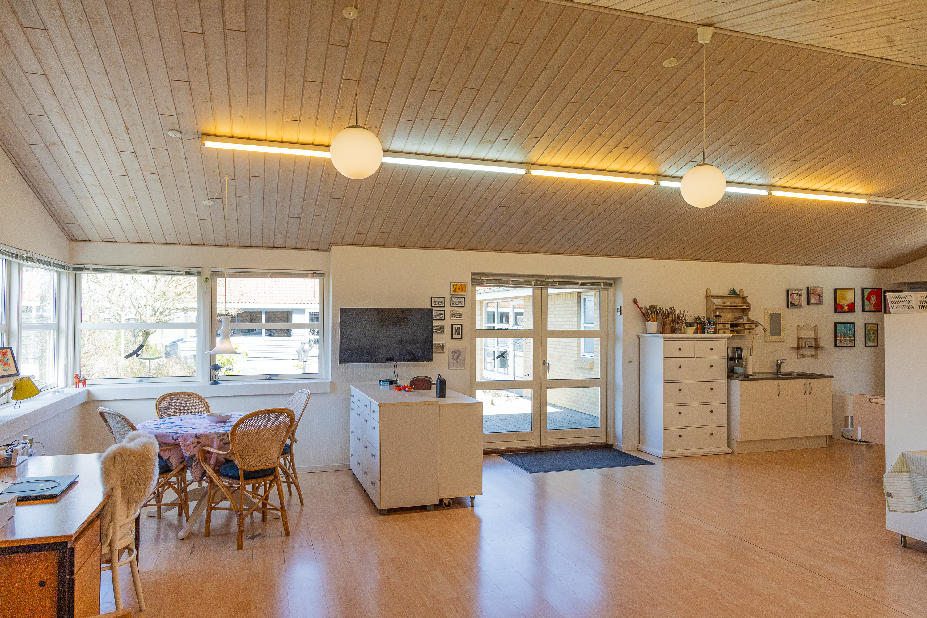 Fremhævet køkken alrum billede i fuldskærmstilstand. Billede af Møldrupvej 1C, Yding, 8752 Østbirk