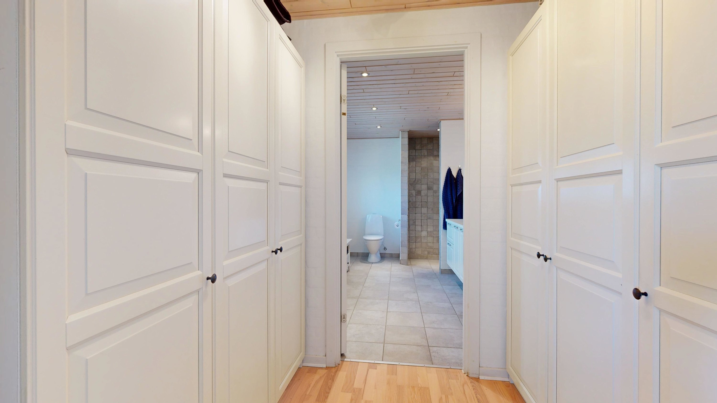 Fremhævet badeværelse billede i fuldskærmstilstand. Billede af Møldrupvej 1C, Yding, 8752 Østbirk