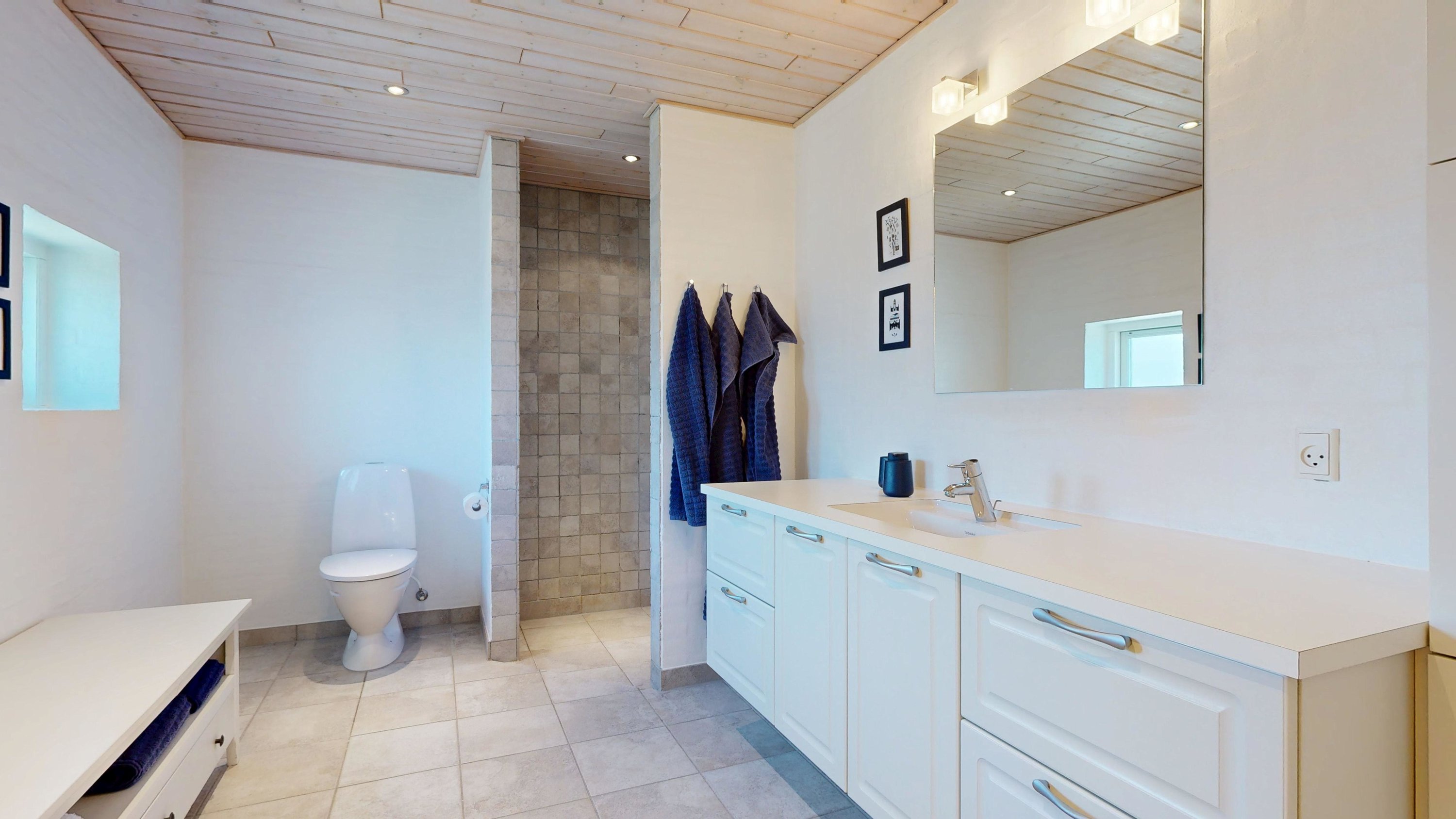 Fremhævet badeværelse billede i fuldskærmstilstand. Billede af Møldrupvej 1C, Yding, 8752 Østbirk