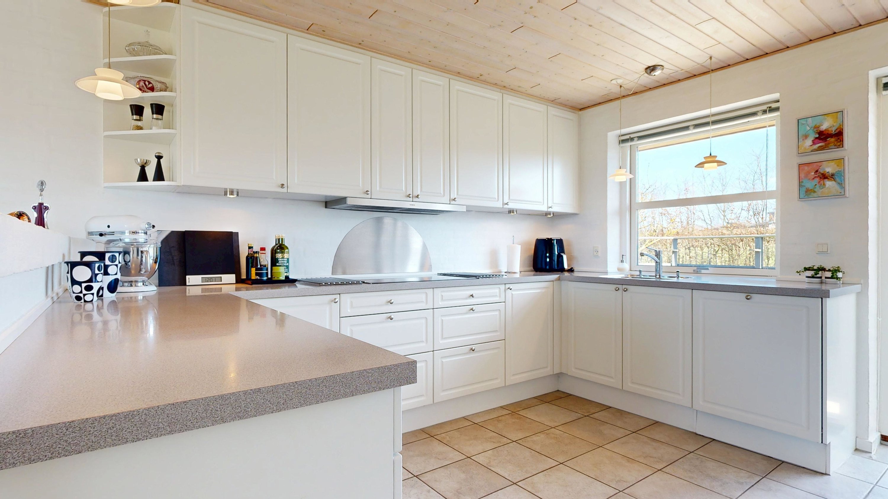 Fremhævet køkken billede i fuldskærmstilstand. Billede af Møldrupvej 1C, Yding, 8752 Østbirk