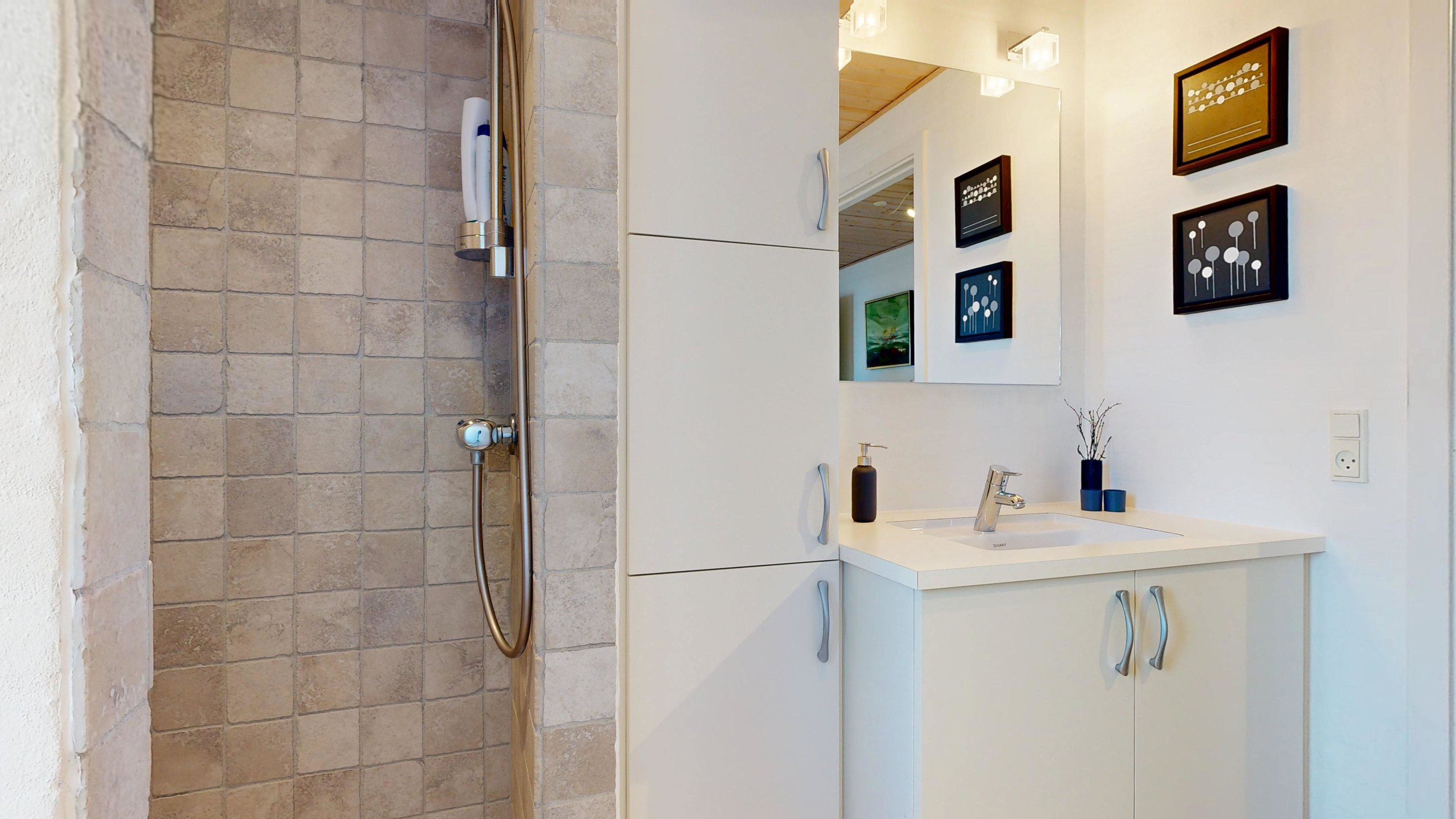 Fremhævet badeværelse billede i fuldskærmstilstand. Billede af Møldrupvej 1C, Yding, 8752 Østbirk