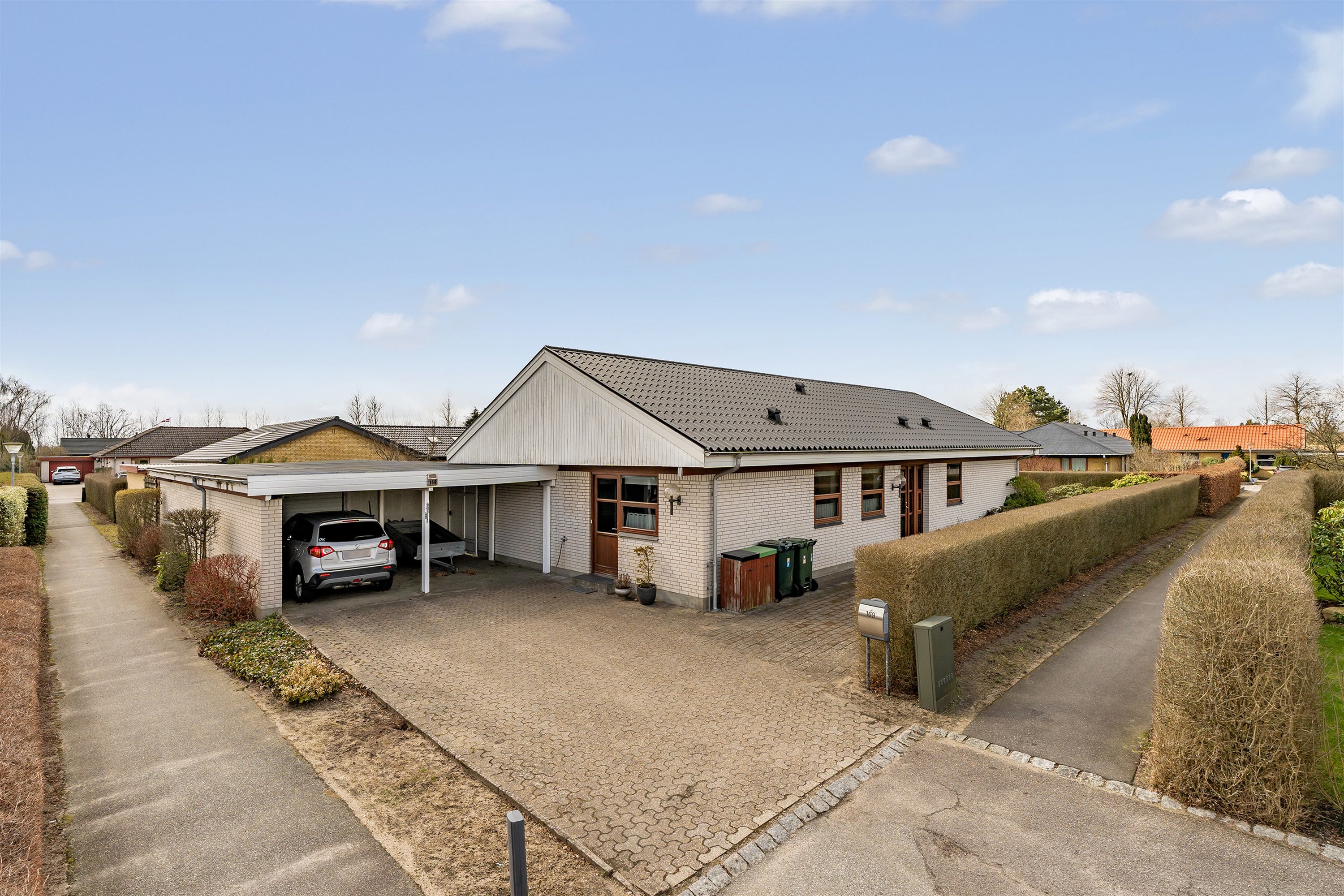 Villa: Ejendommen på Plougslundvej 169, 7190 Billund