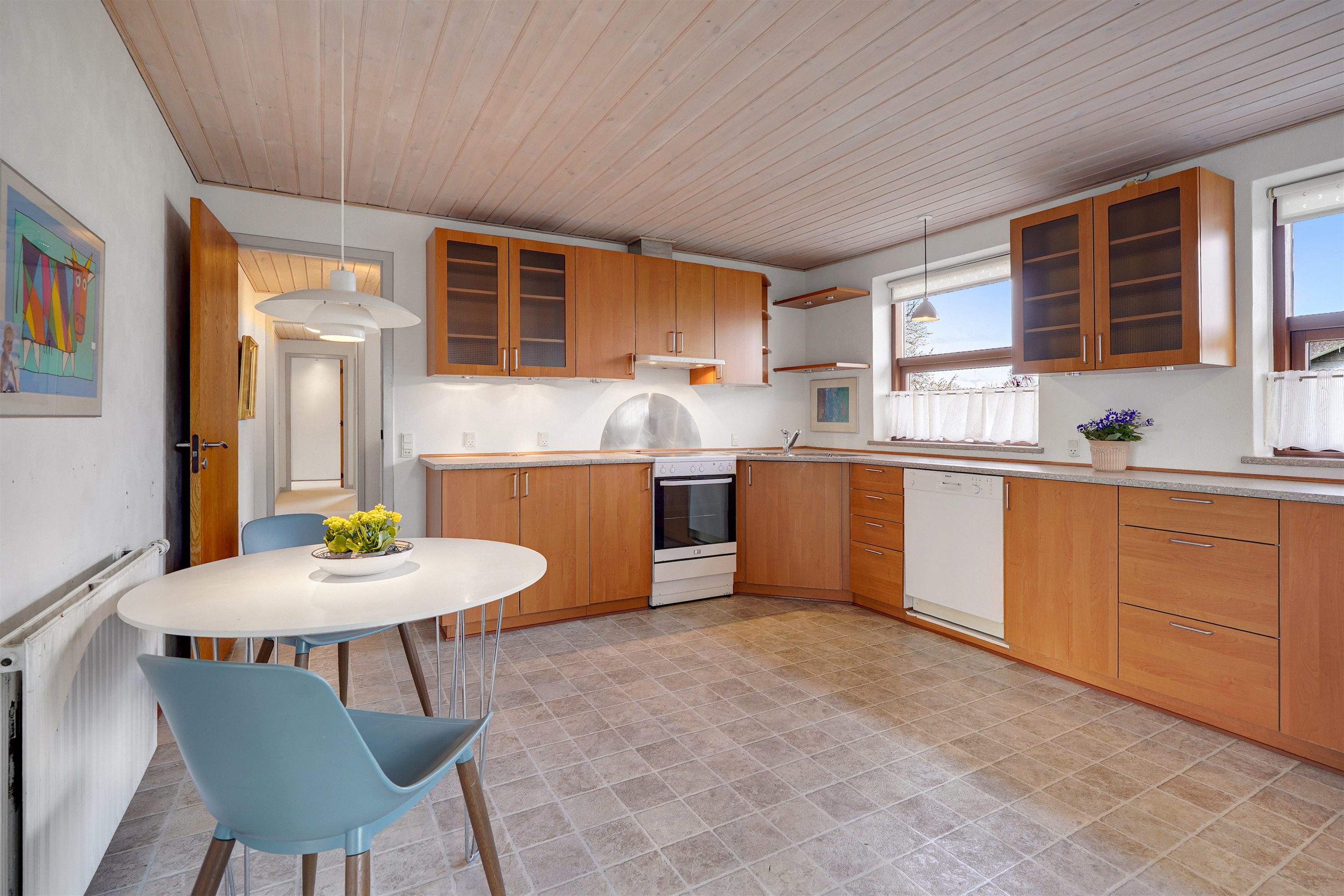 Fremhævet køkken billede i fuldskærmstilstand. Billede af Plougslundvej 169, 7190 Billund