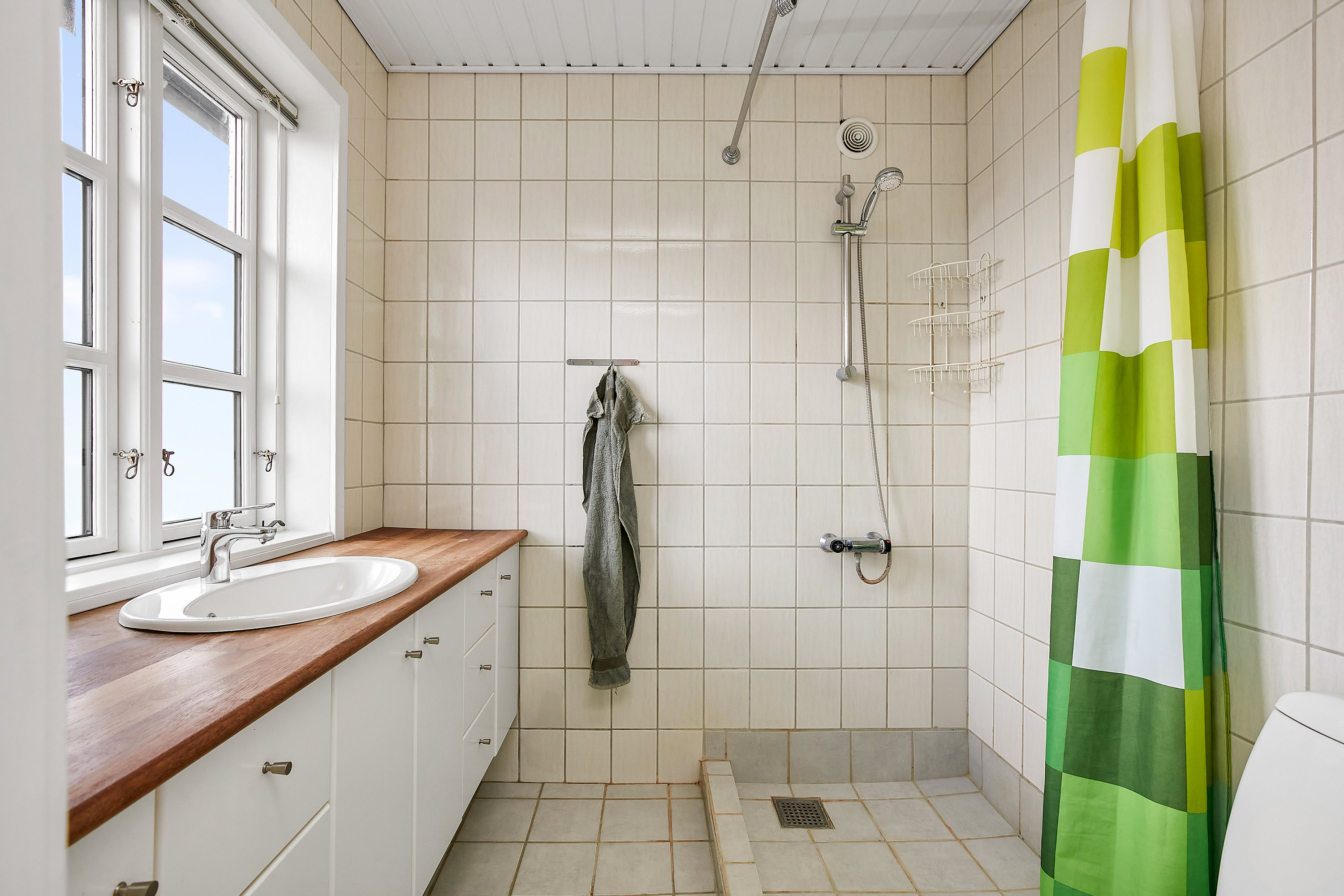 Fremhævet badeværelse billede i fuldskærmstilstand. Billede af Nordrevej 12, Tyrsted, 8700 Horsens