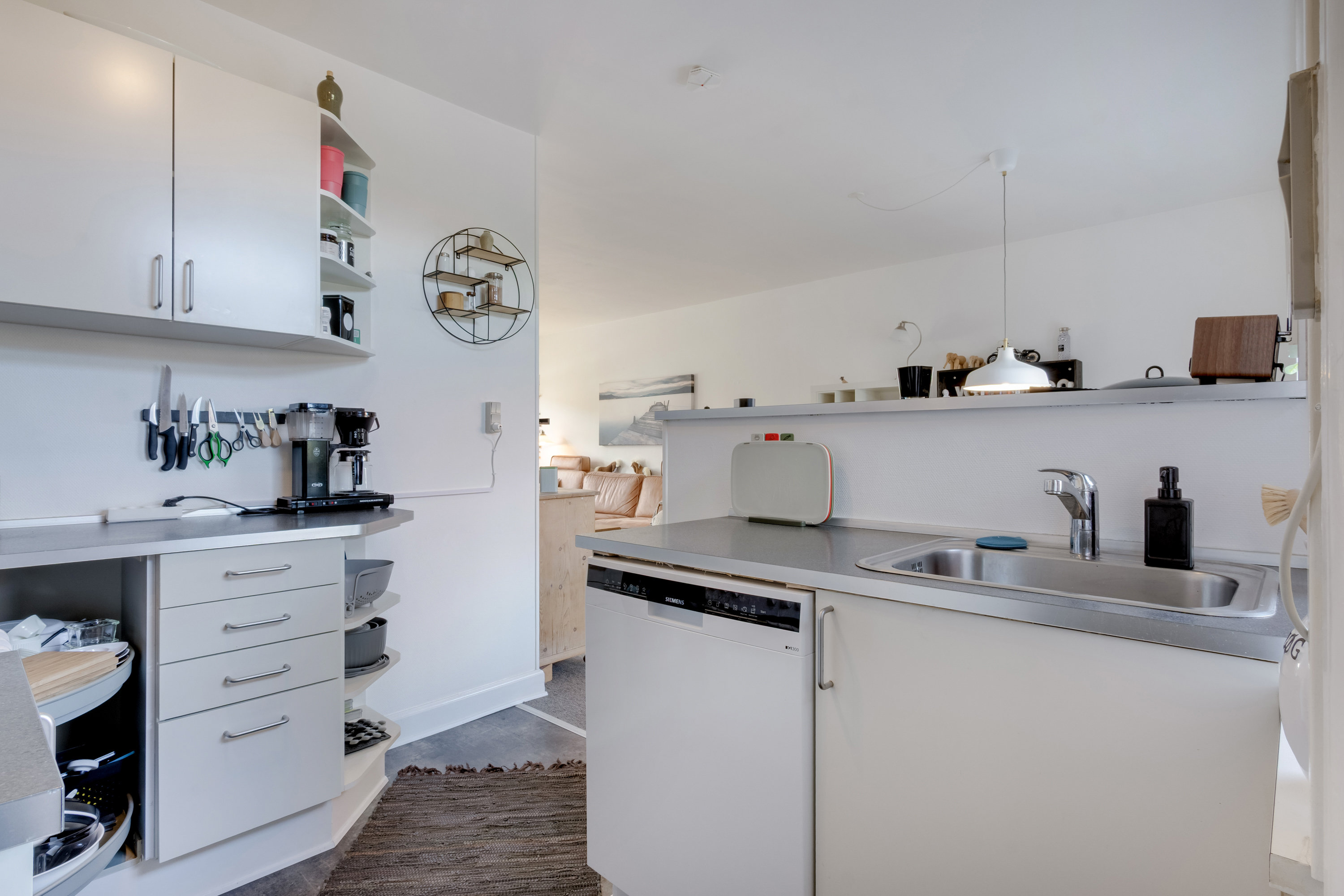 Fremhævet køkken billede i fuldskærmstilstand. Billede af Odensevej 45, 5500 Middelfart