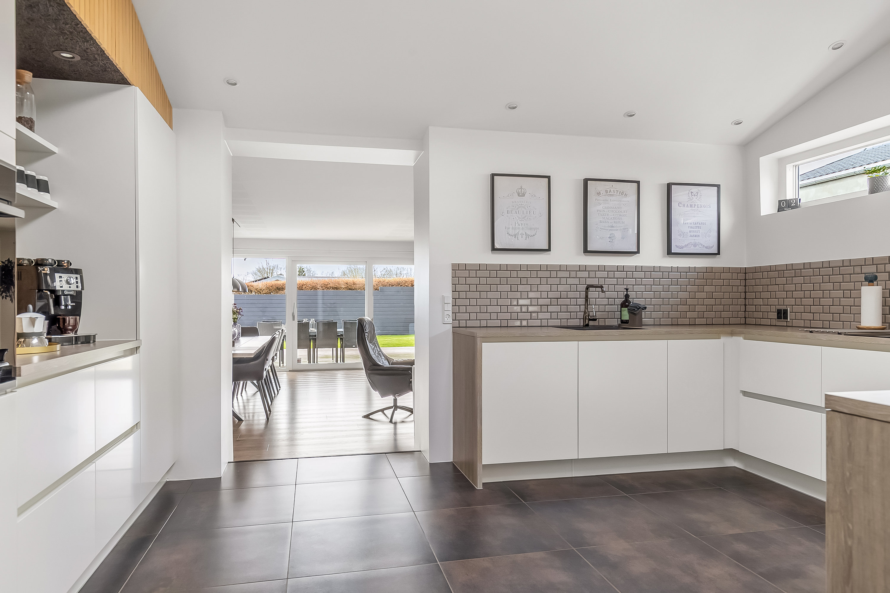 Fremhævet køkken alrum billede i fuldskærmstilstand. Billede af Jupitervej 11, 7100 Vejle