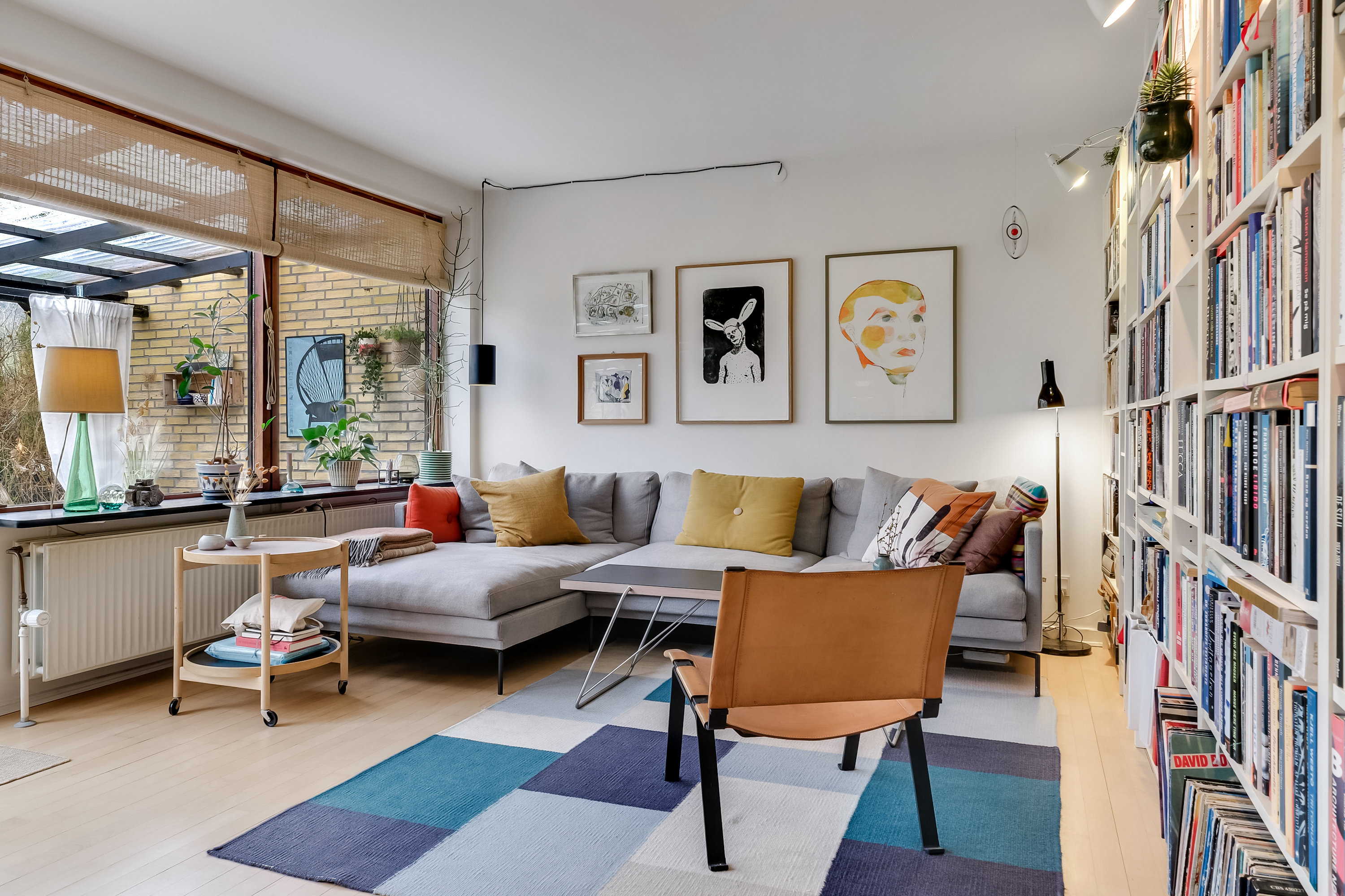 Fremhævet stue billede i fuldskærmstilstand. Billede af Arreskovvænget 18, 5230 Odense M