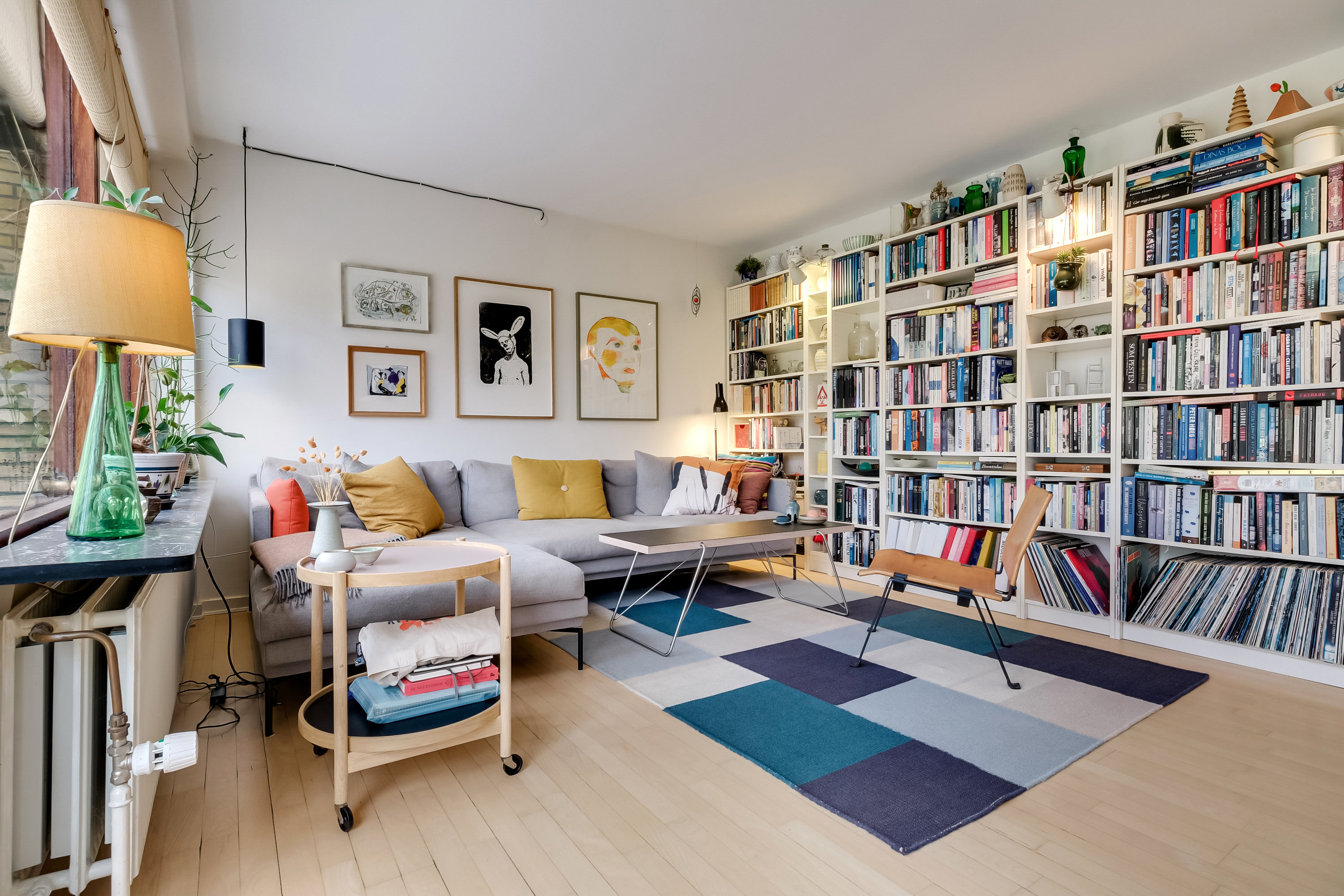 Fremhævet stue billede i fuldskærmstilstand. Billede af Arreskovvænget 18, 5230 Odense M