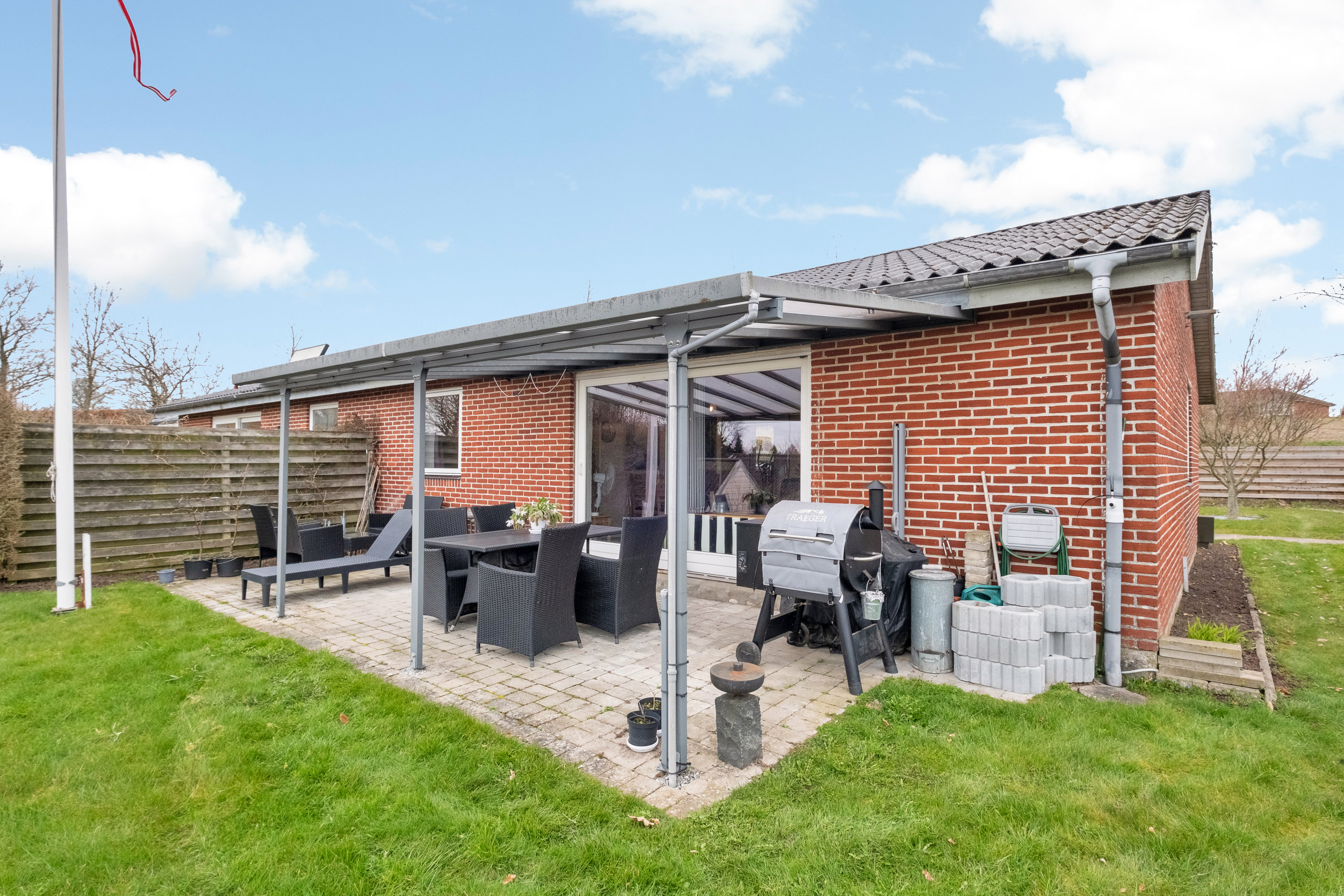 Fremhævet set fra haven billede i fuldskærmstilstand. Billede af Mølledalen 15A, 8530 Hjortshøj