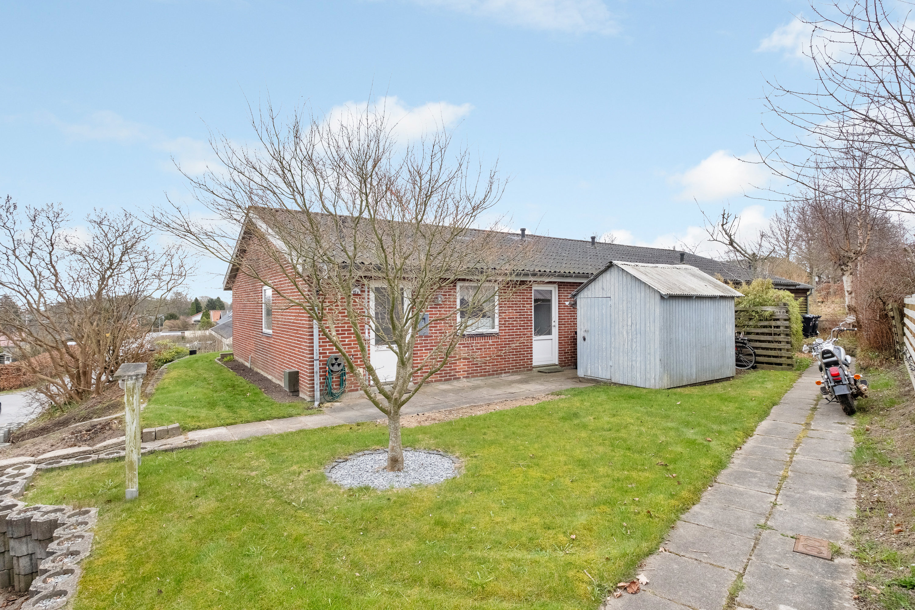 Rækkehus: Facade på Mølledalen 15A, 8530 Hjortshøj