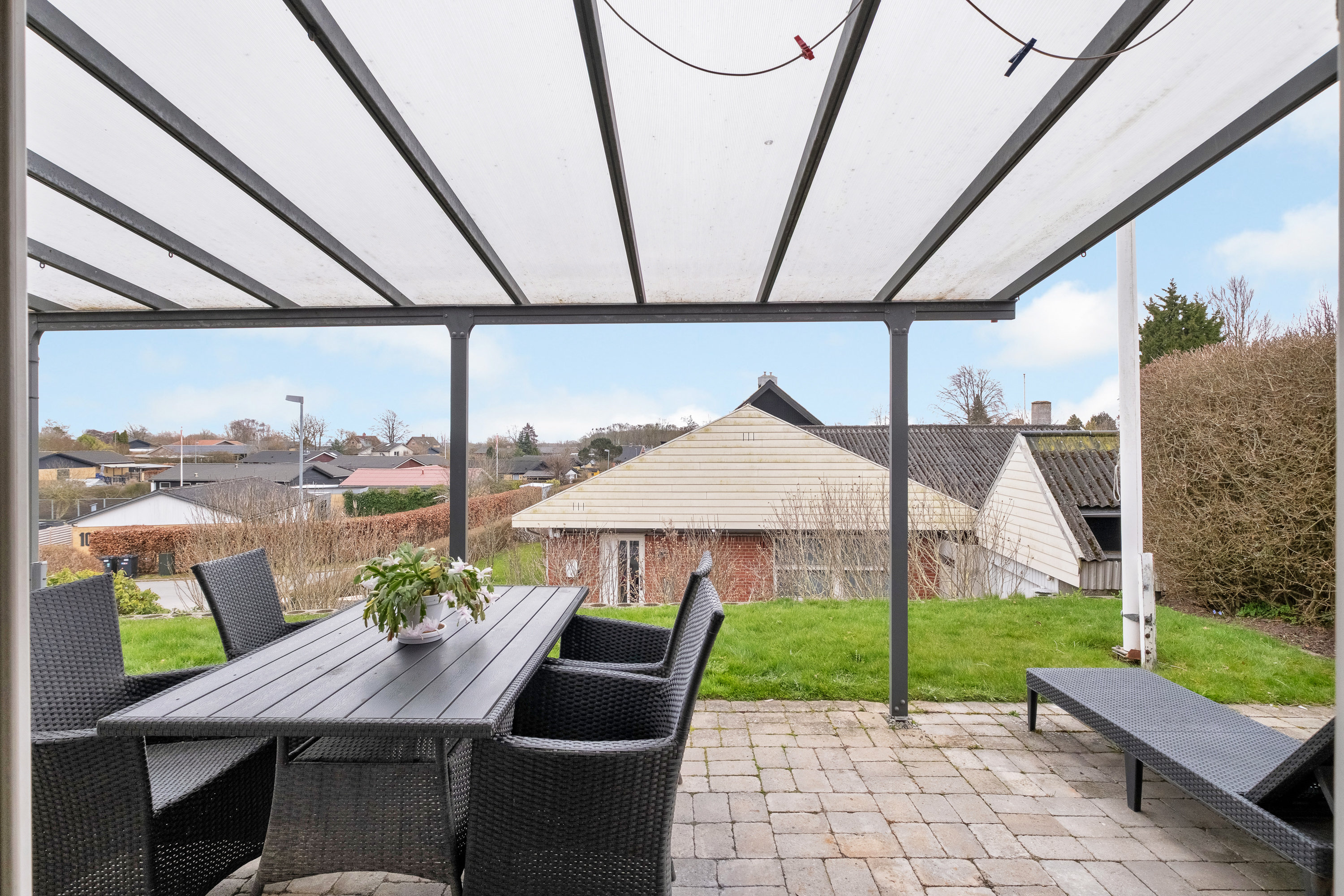 Fremhævet overdækket terrasse billede i fuldskærmstilstand. Billede af Mølledalen 15A, 8530 Hjortshøj