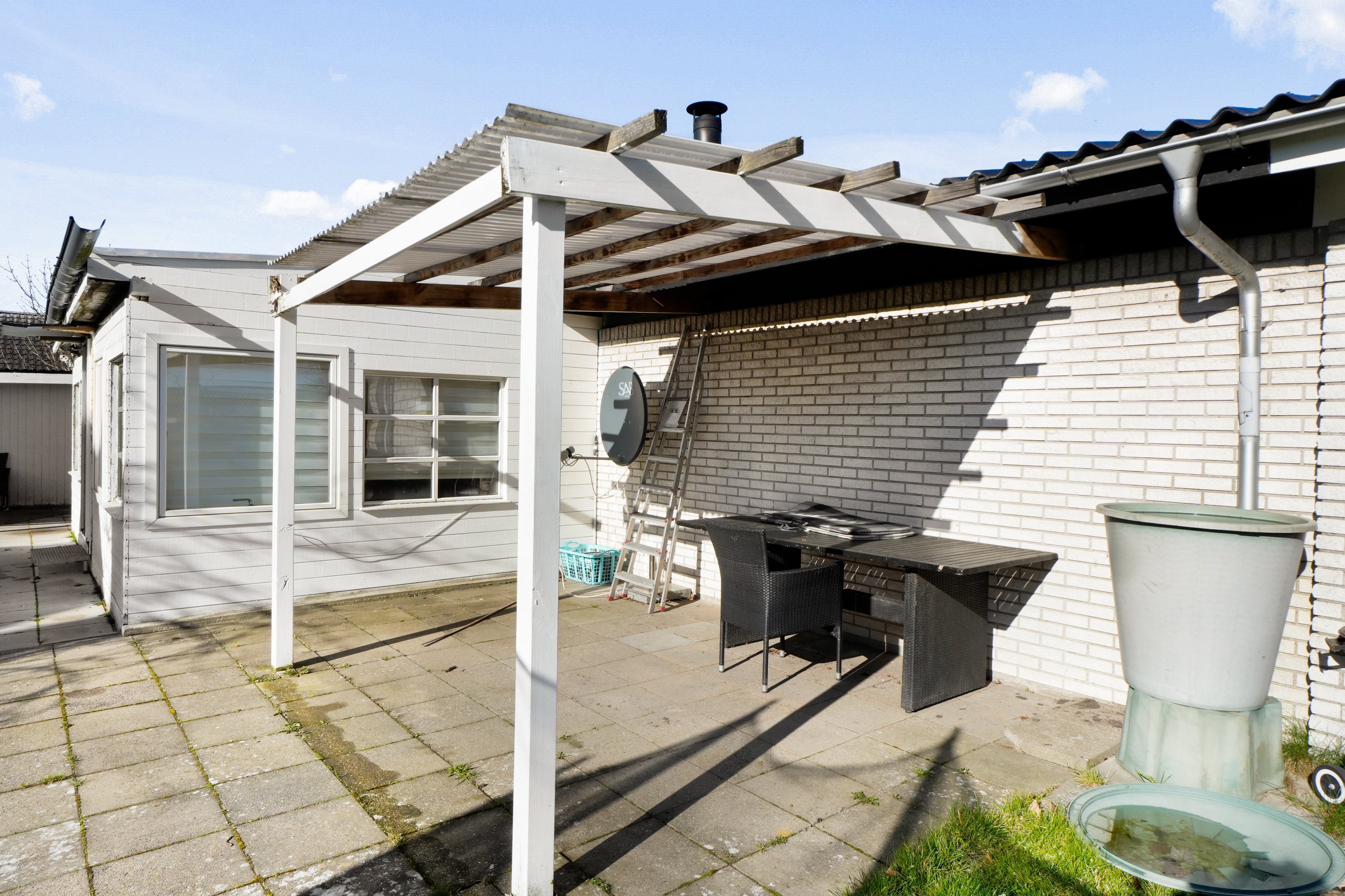 Fremhævet overdækket terrasse billede i fuldskærmstilstand. Billede af Landlyst Vænge 19, 2635 Ishøj