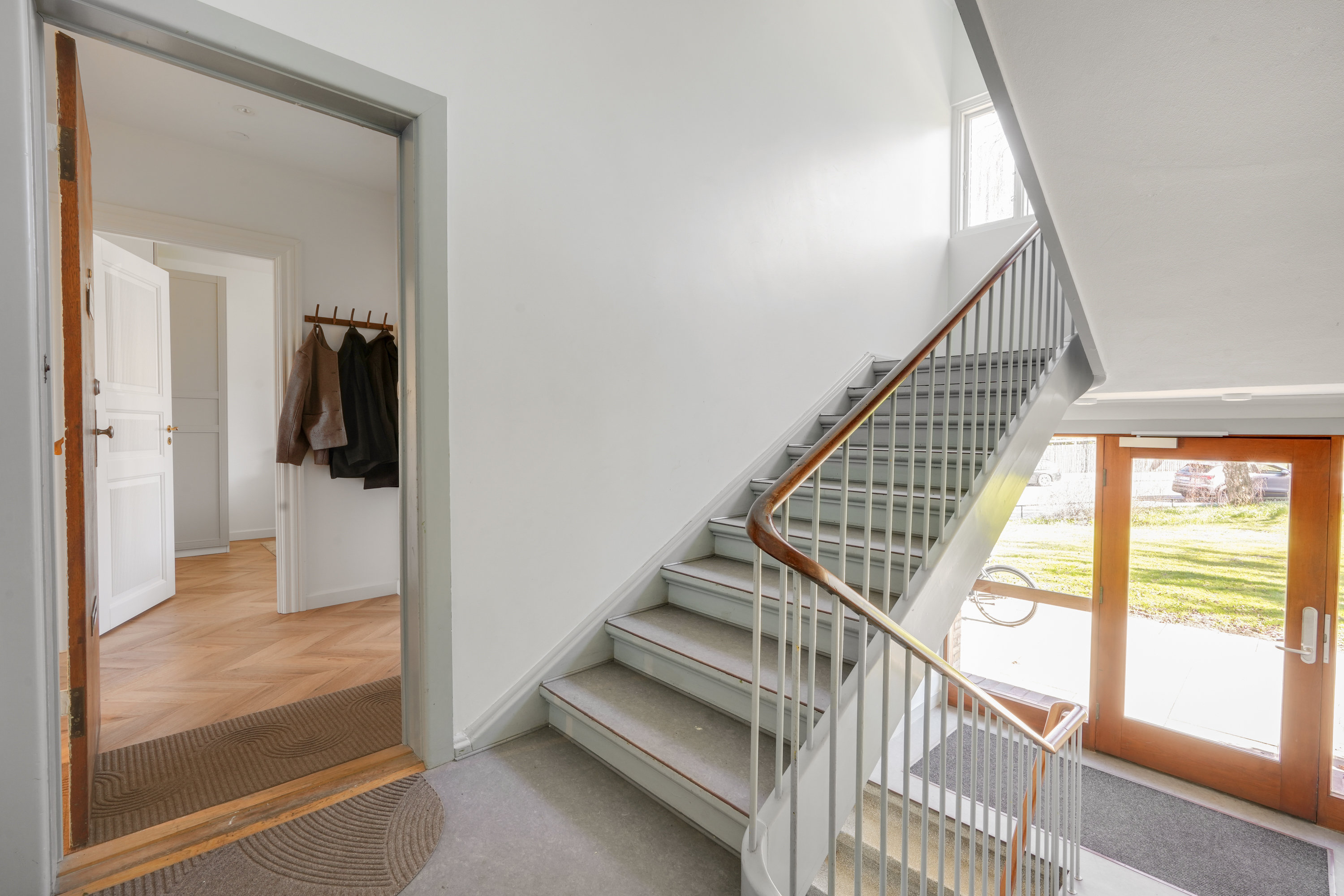 Fremhævet trappe billede i fuldskærmstilstand. Billede af Maglemosevej 11, st.. th., 2900 Hellerup