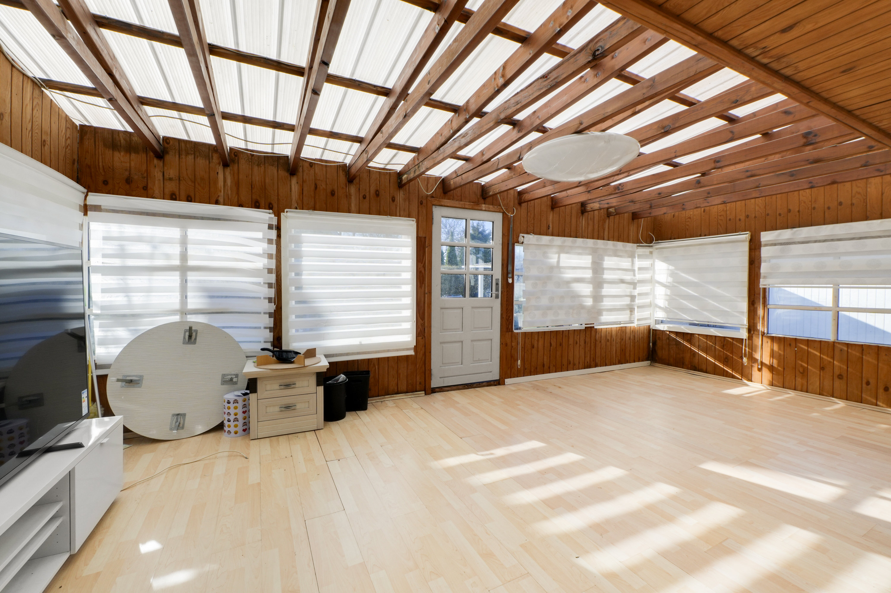 Fremhævet stue billede i fuldskærmstilstand. Billede af Landlyst Vænge 19, 2635 Ishøj