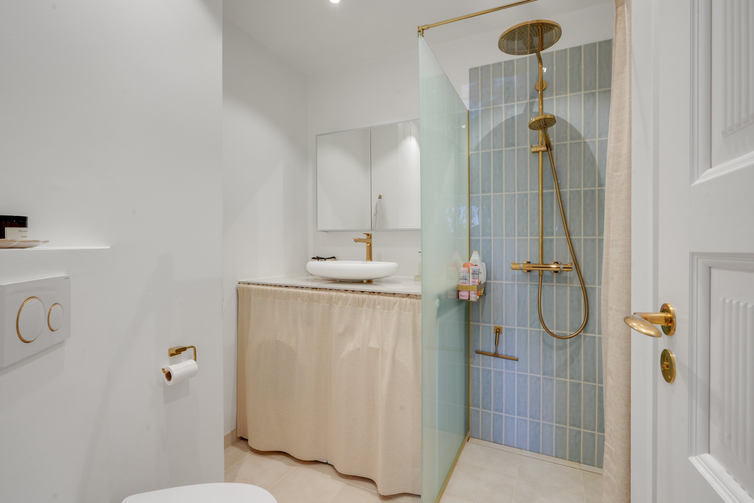 Fremhævet badeværelse billede i fuldskærmstilstand. Billede af Maglemosevej 11, st.. th., 2900 Hellerup