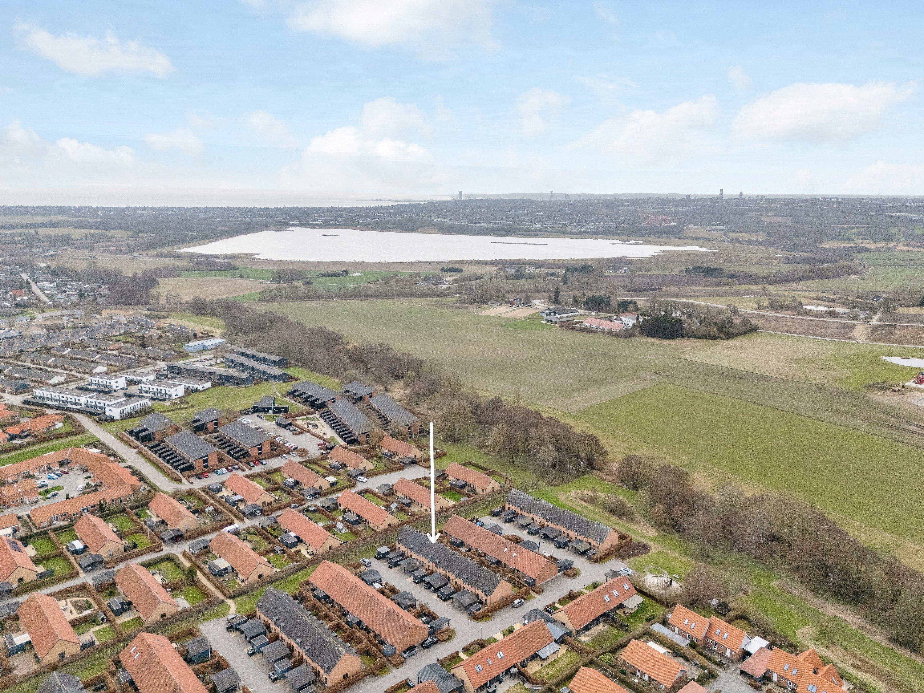 Fremhævet luftfoto billede i fuldskærmstilstand. Billede af Ellebæk Parkvej 62, 8520 Lystrup