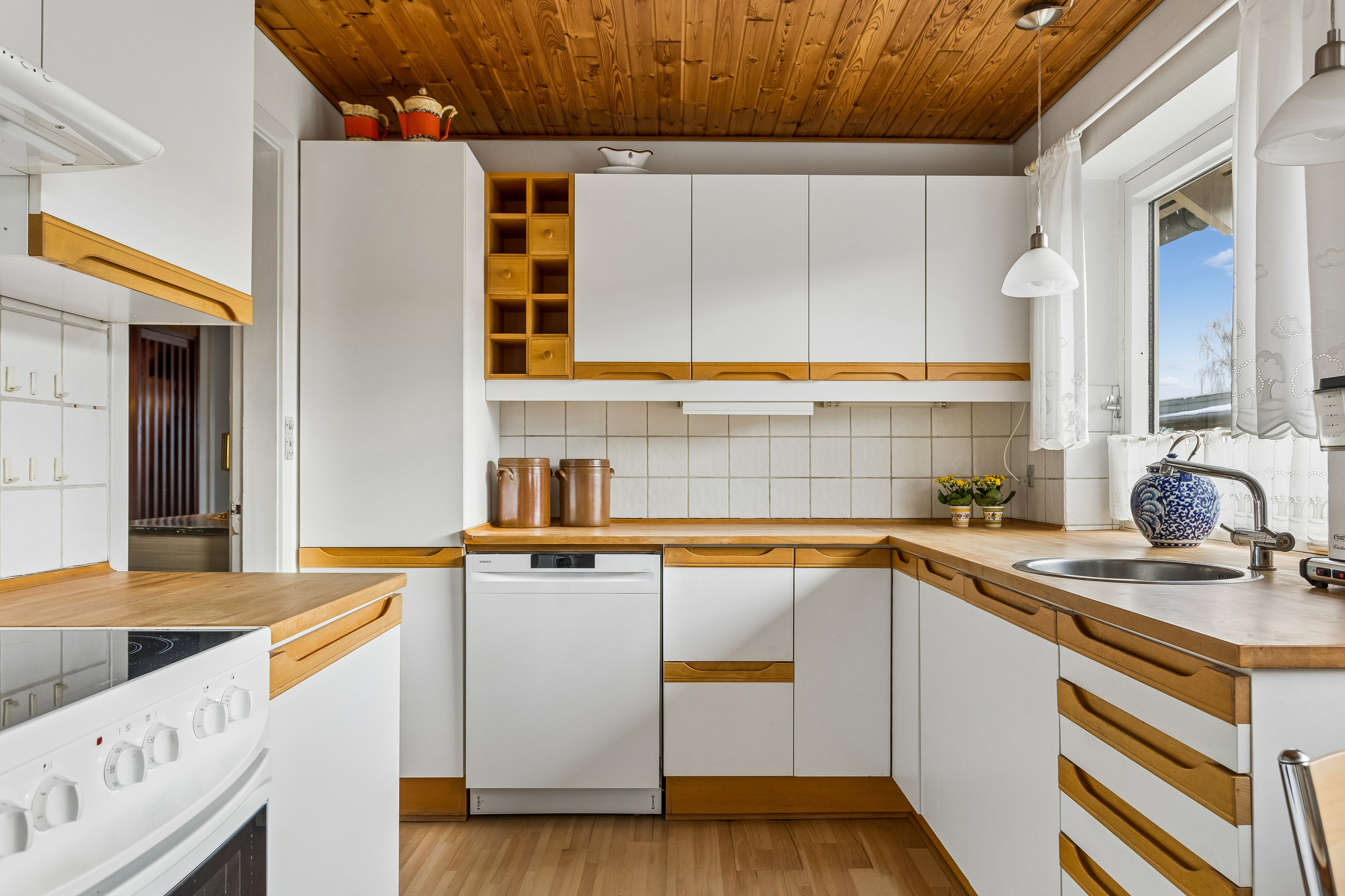 Fremhævet køkken billede i fuldskærmstilstand. Billede af Fiilsvej 33, 7500 Holstebro