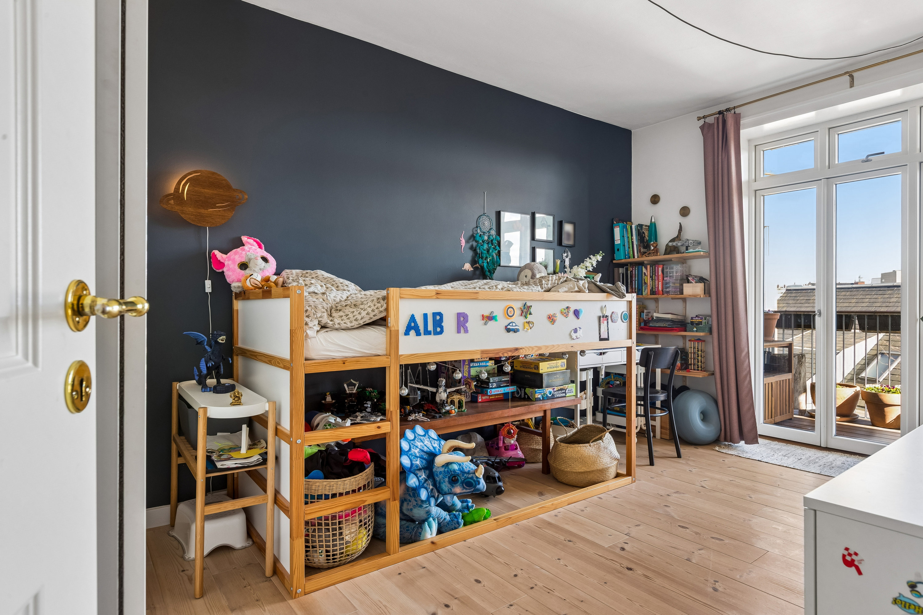 Fremhævet  billede i fuldskærmstilstand. Billede af Englandsvej 23, 3. tv., 2300 København S