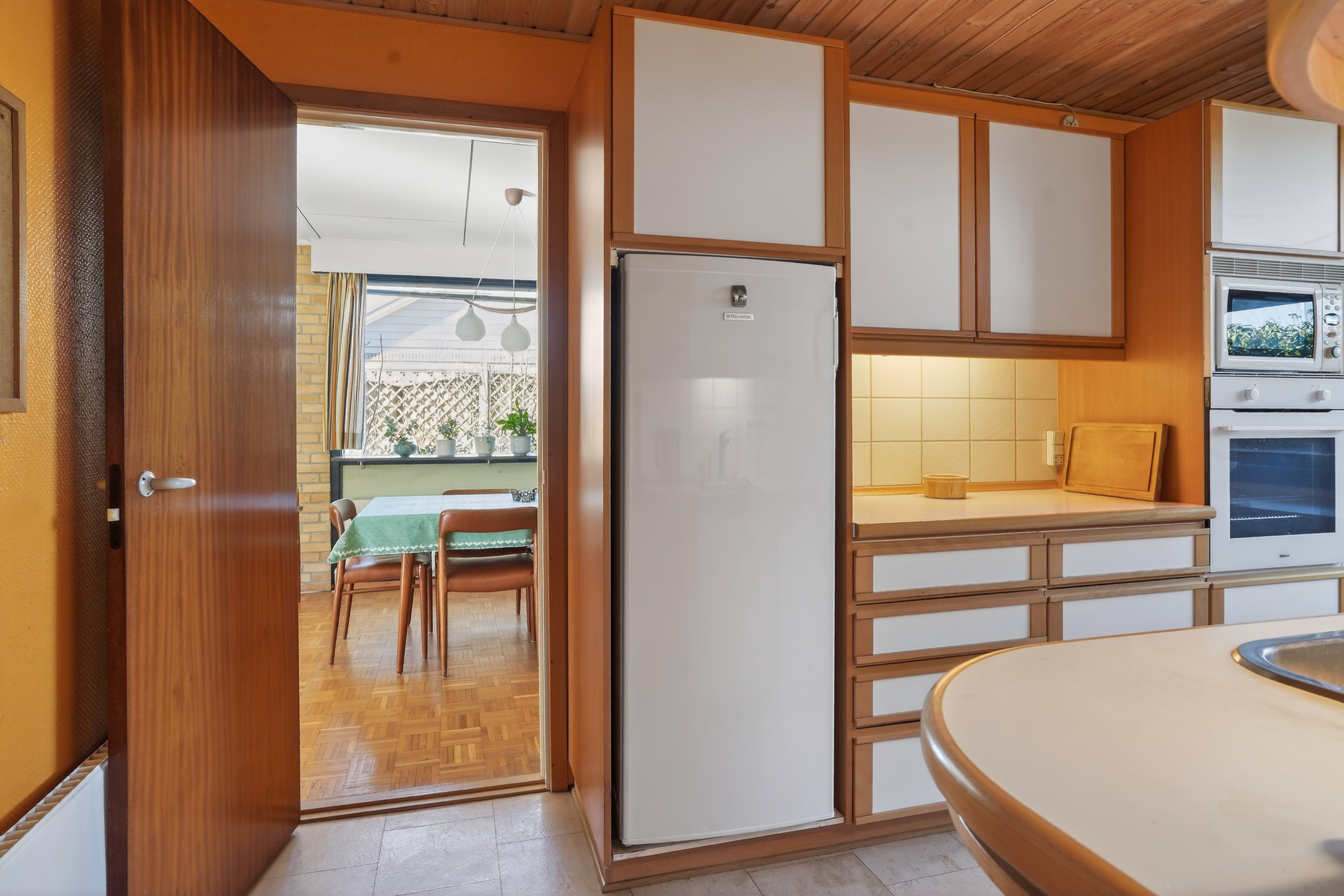 Fremhævet køkken billede i fuldskærmstilstand. Billede af Bøgebakken 41, 3000 Helsingør