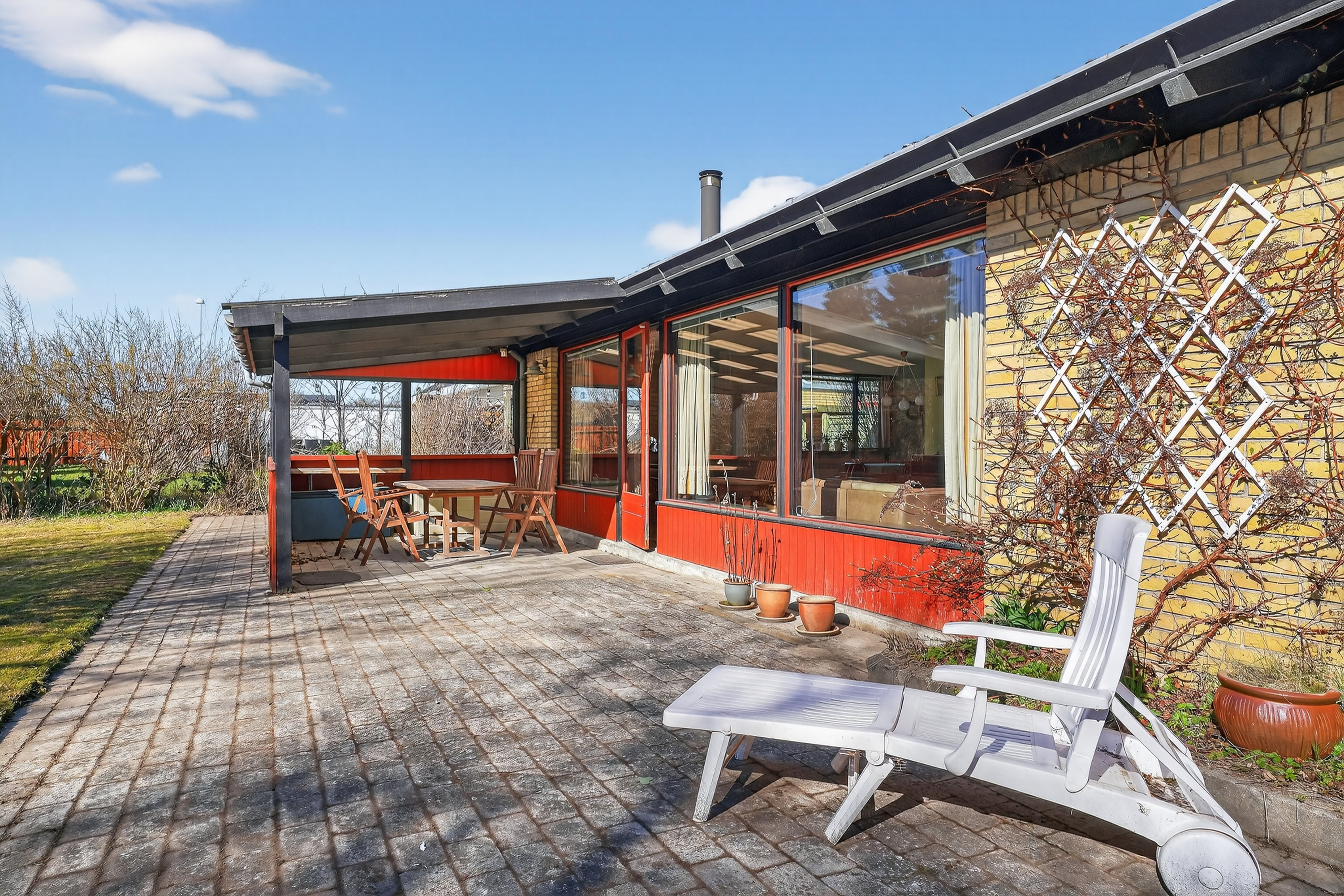 Fremhævet terrasse billede i fuldskærmstilstand. Billede af Bøgebakken 41, 3000 Helsingør