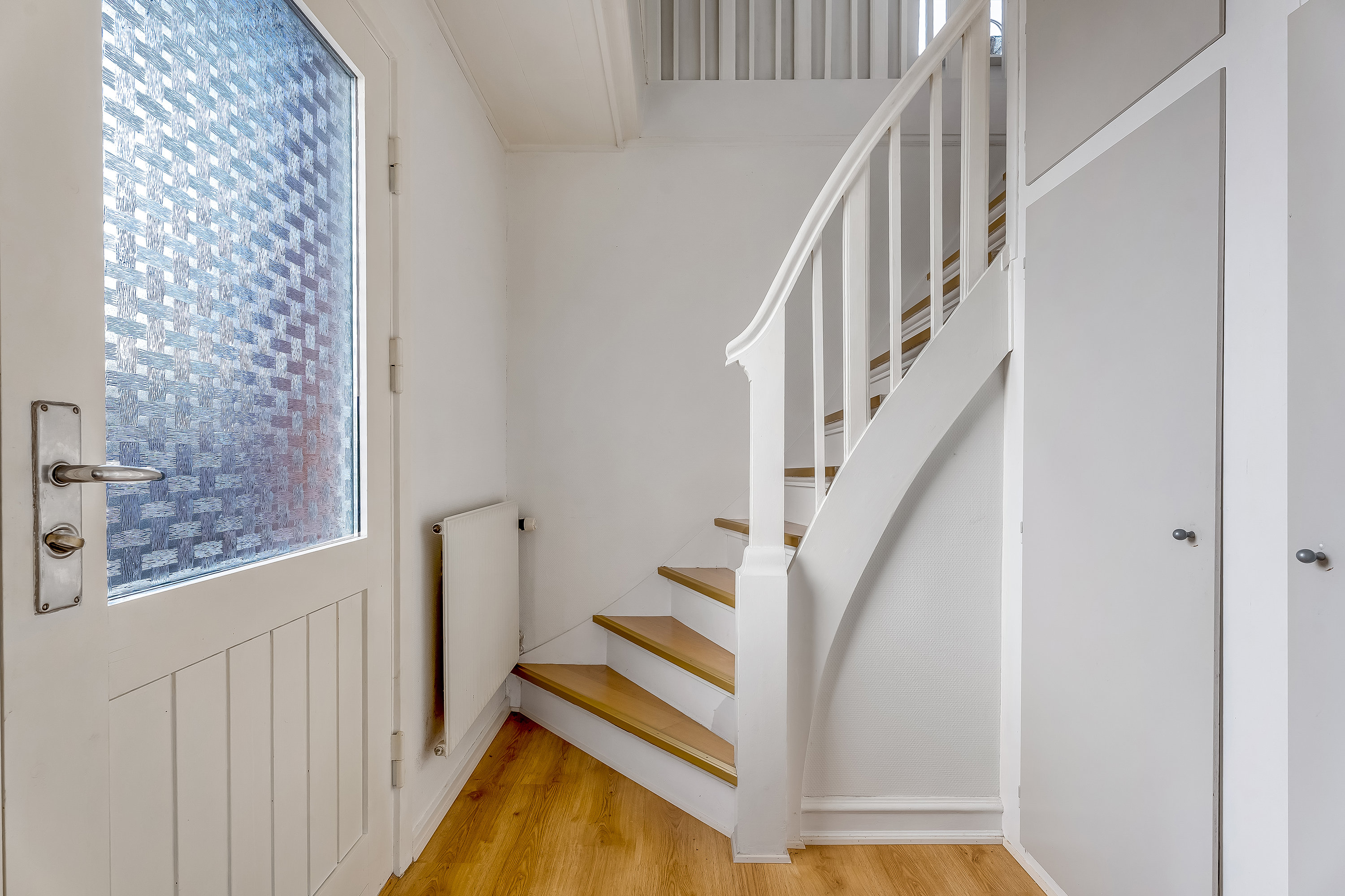 Fremhævet trappe billede i fuldskærmstilstand. Billede af Havnevej 28, Langø, 4900 Nakskov