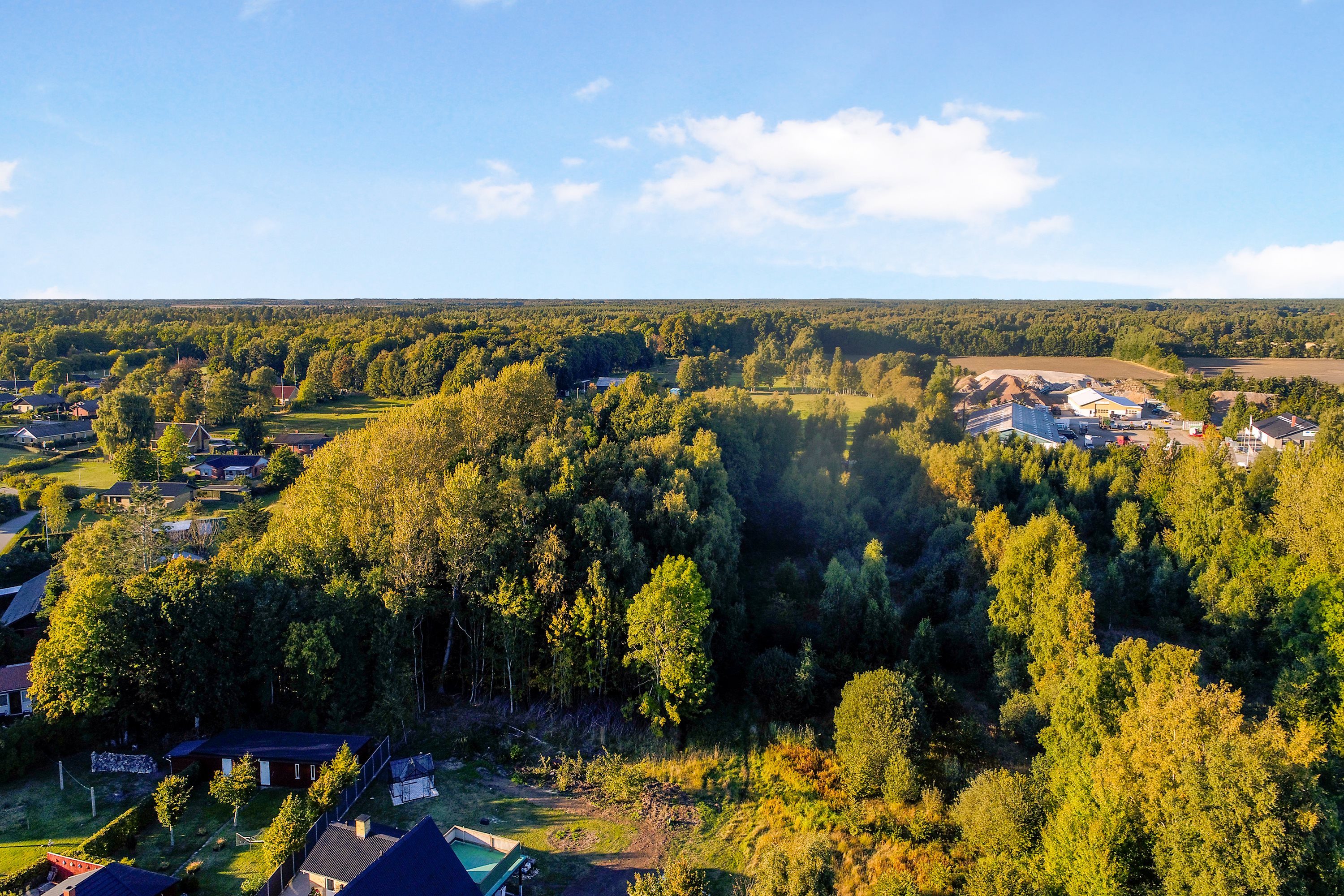 Miniaturebillede 1: luftfoto. Billede af Gartnervænget 12, Byrum By, 9940 Læsø