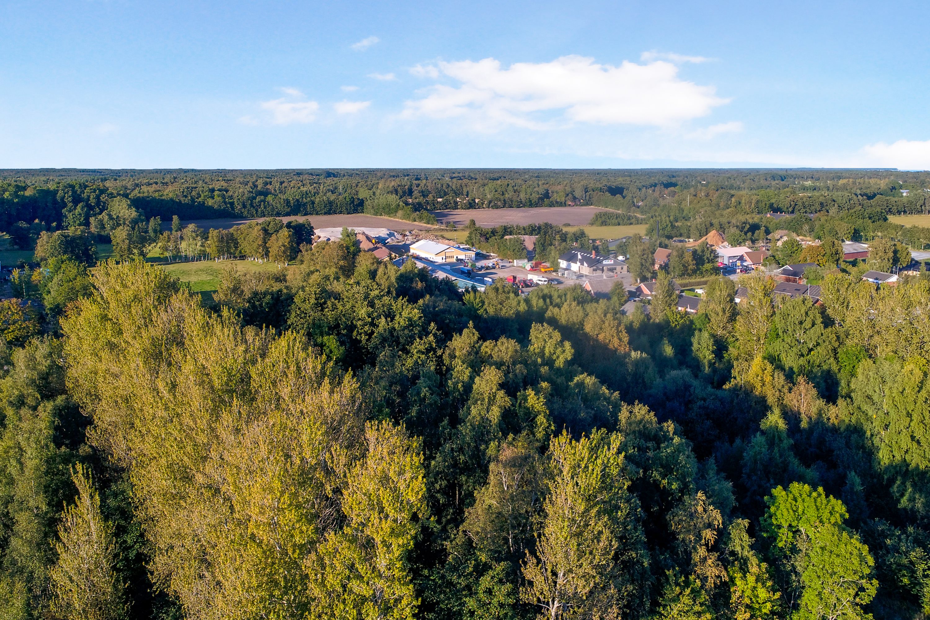Miniaturebillede 2: luftfoto. Billede af Gartnervænget 12, Byrum By, 9940 Læsø