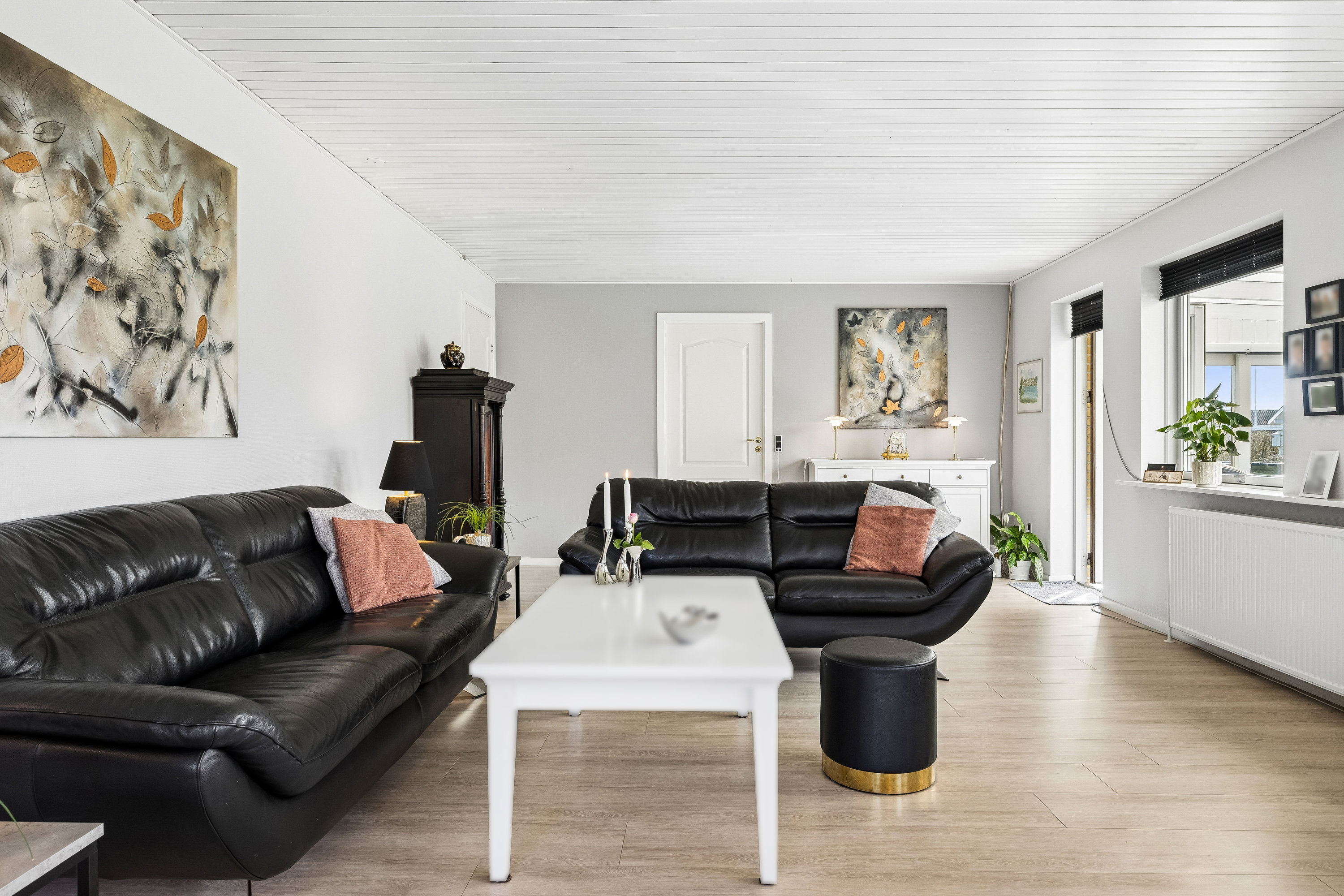 Fremhævet stue billede i fuldskærmstilstand. Billede af Bygvænget 15, 4270 Høng