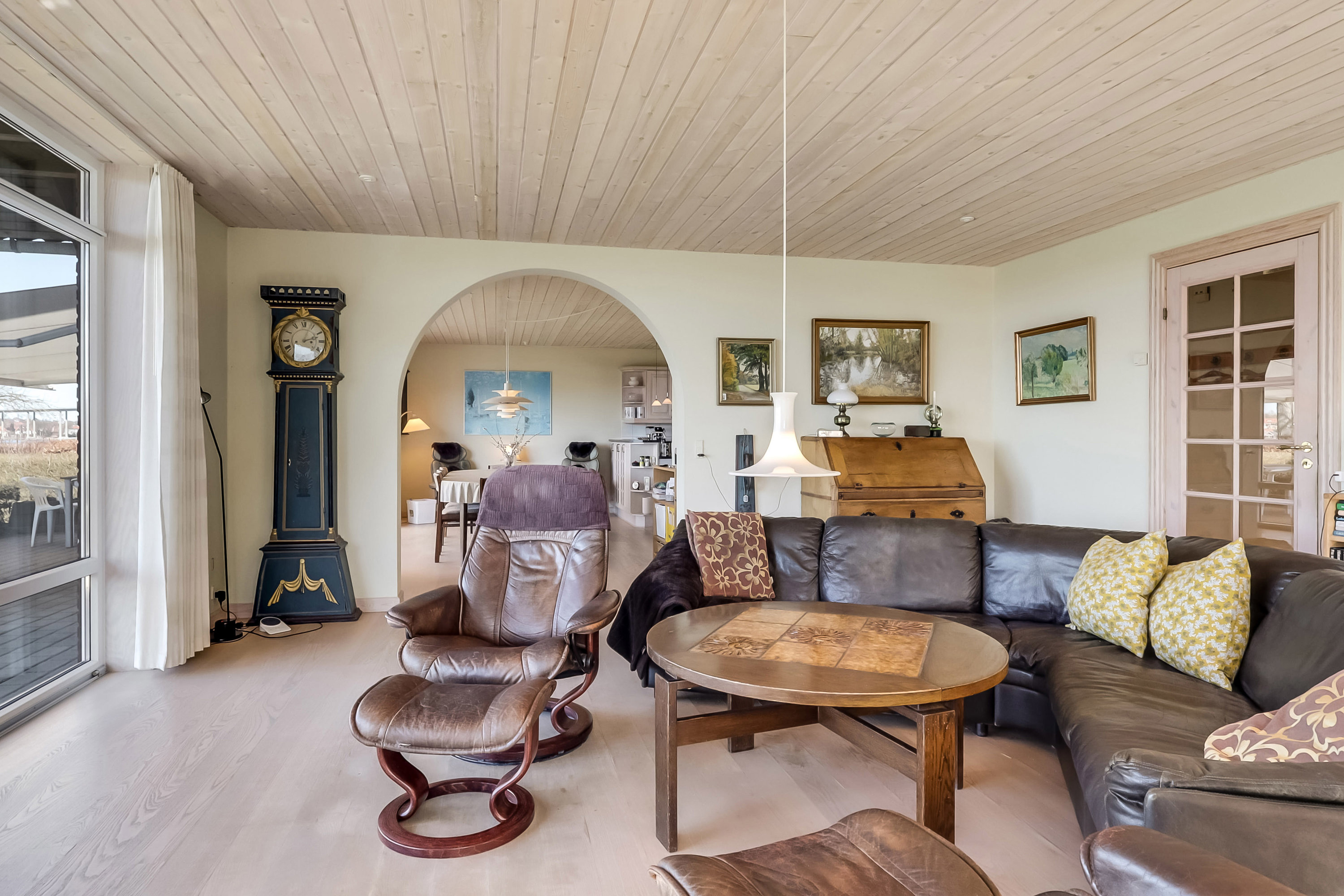 Fremhævet stue billede i fuldskærmstilstand. Billede af Tordenskjoldsvej 28, Tåsinge, 5700 Svendborg