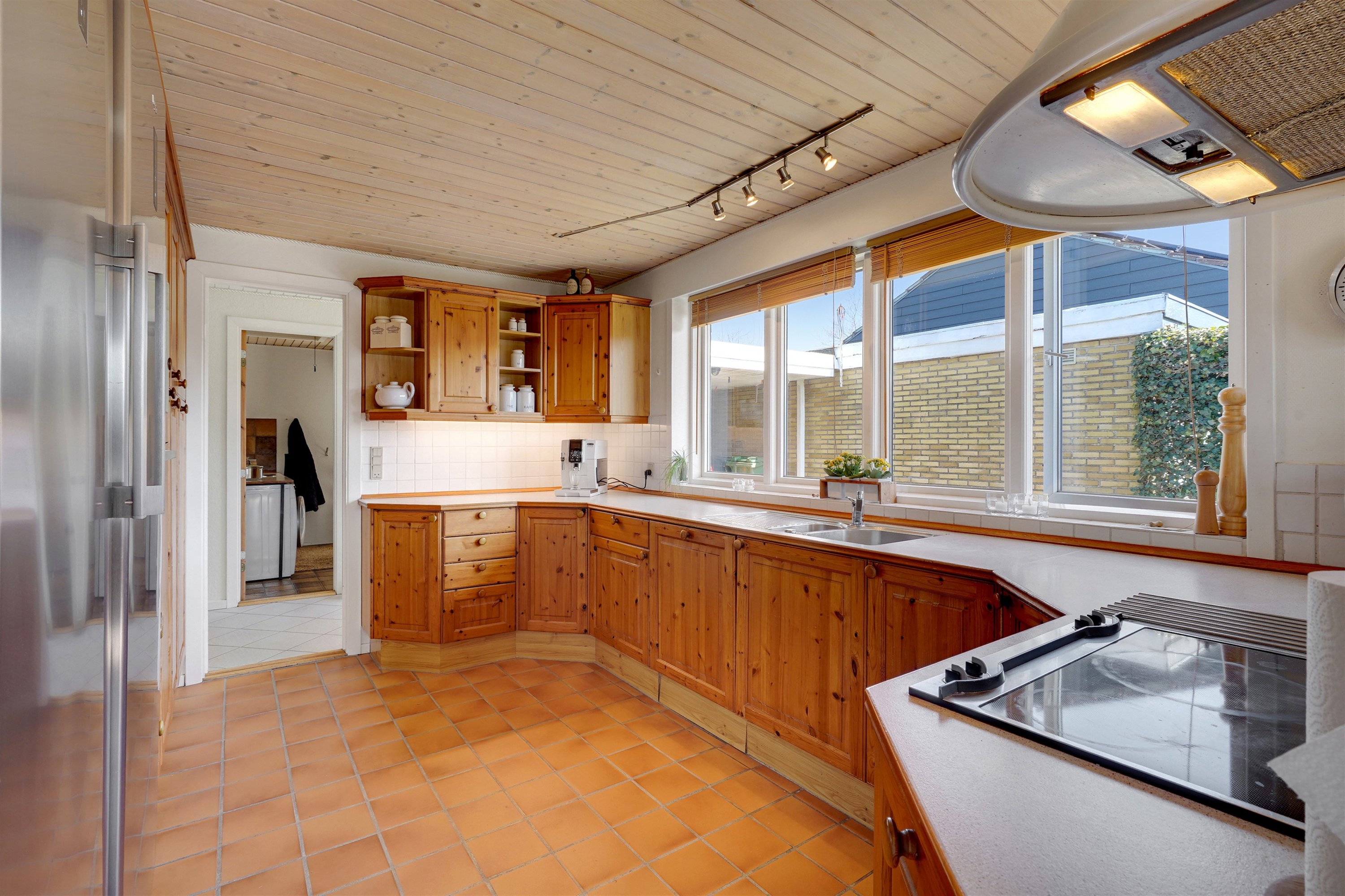 Fremhævet køkken billede i fuldskærmstilstand. Billede af Sønderager 7, 6731 Tjæreborg